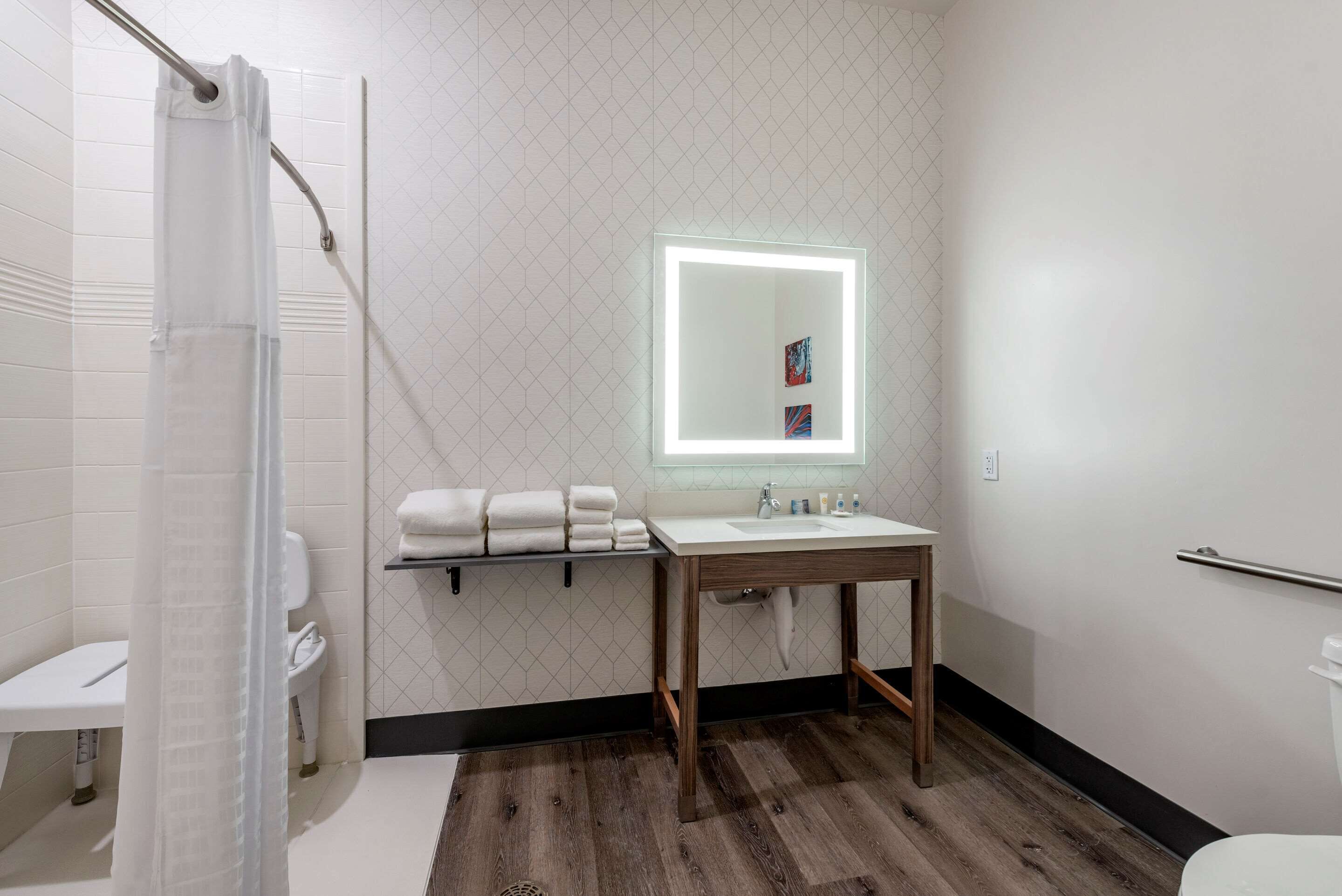 Comfort Suites Colorado Springs East - Medical Center Area