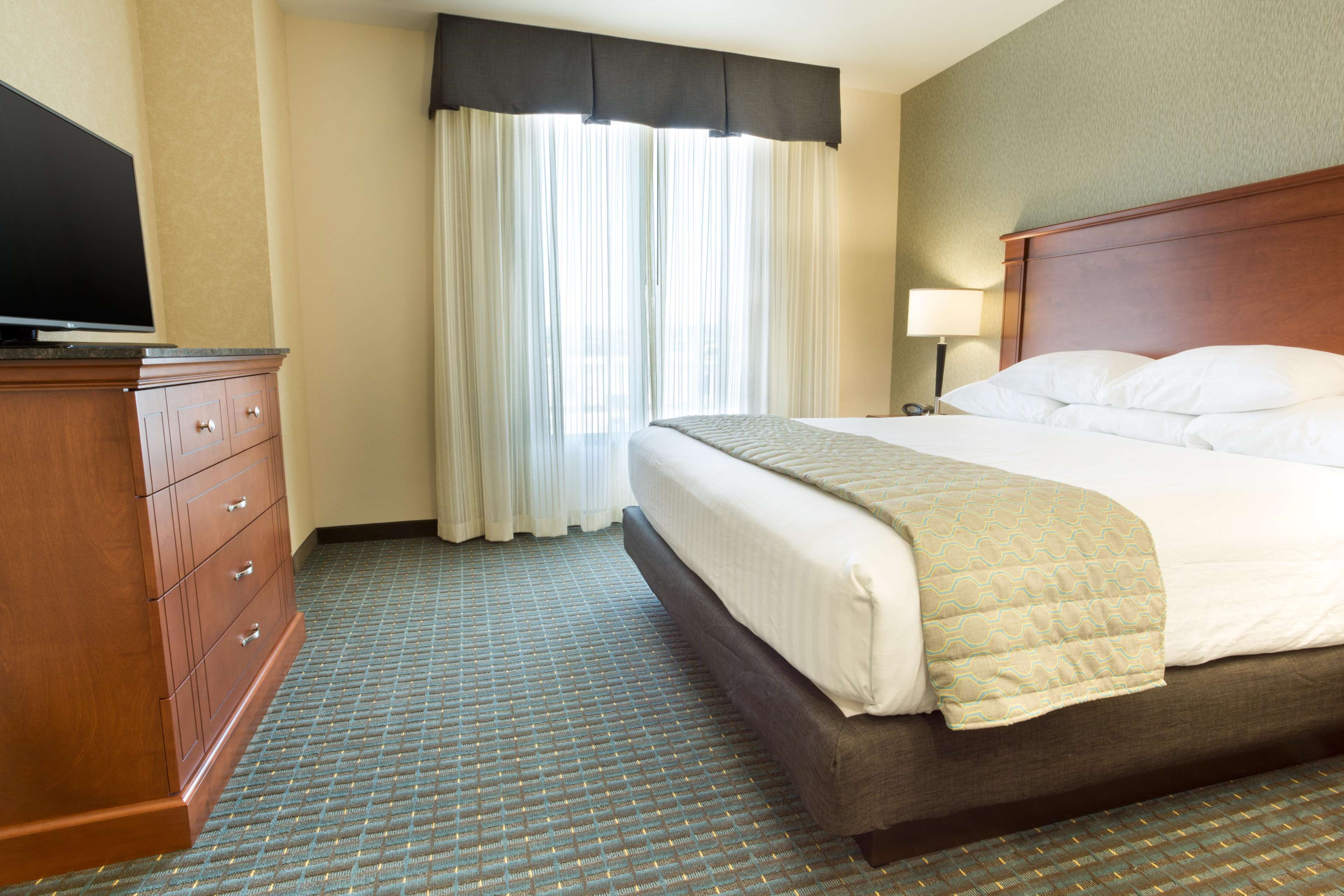 Drury Inn & Suites Colorado Springs