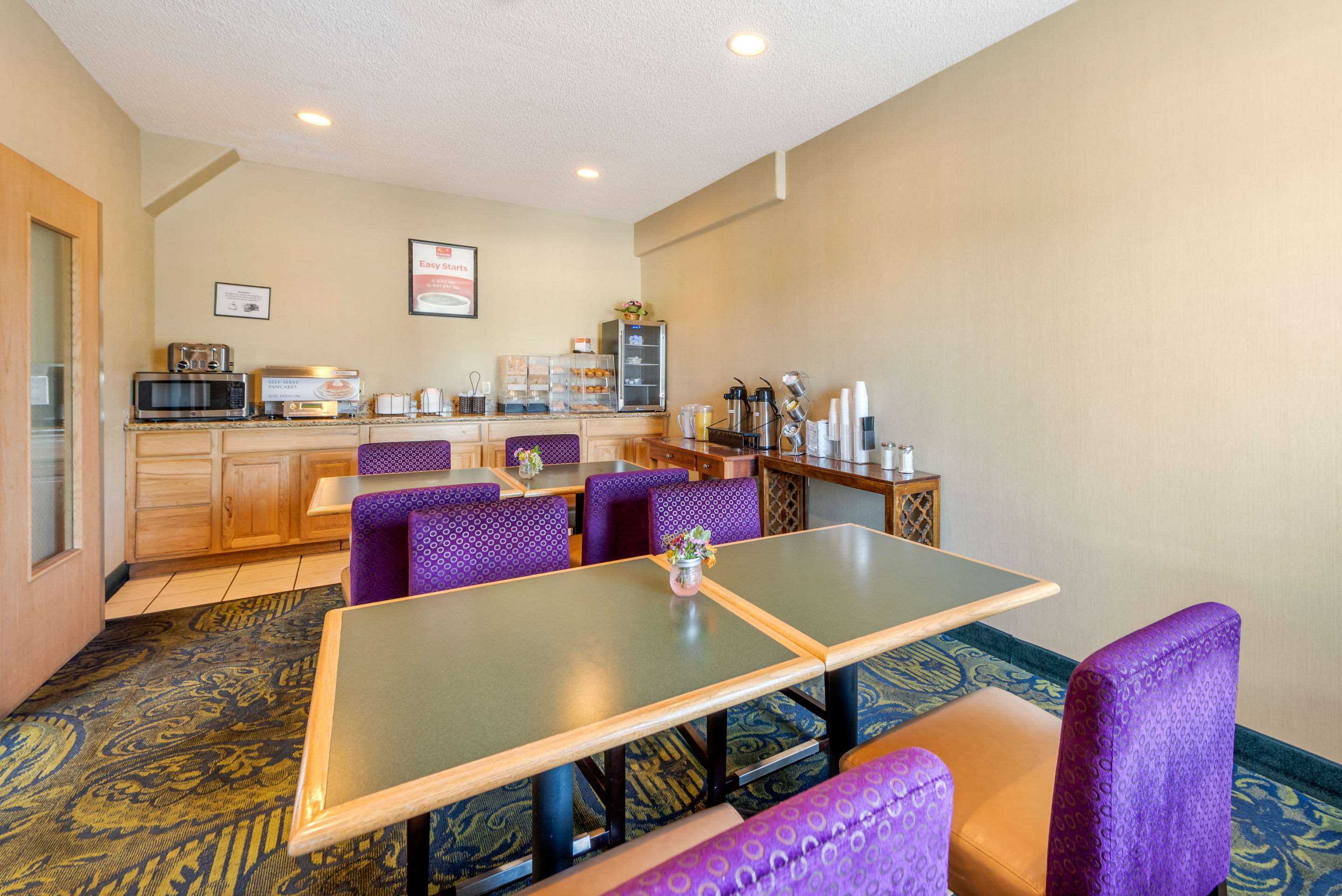Econo Lodge Airport