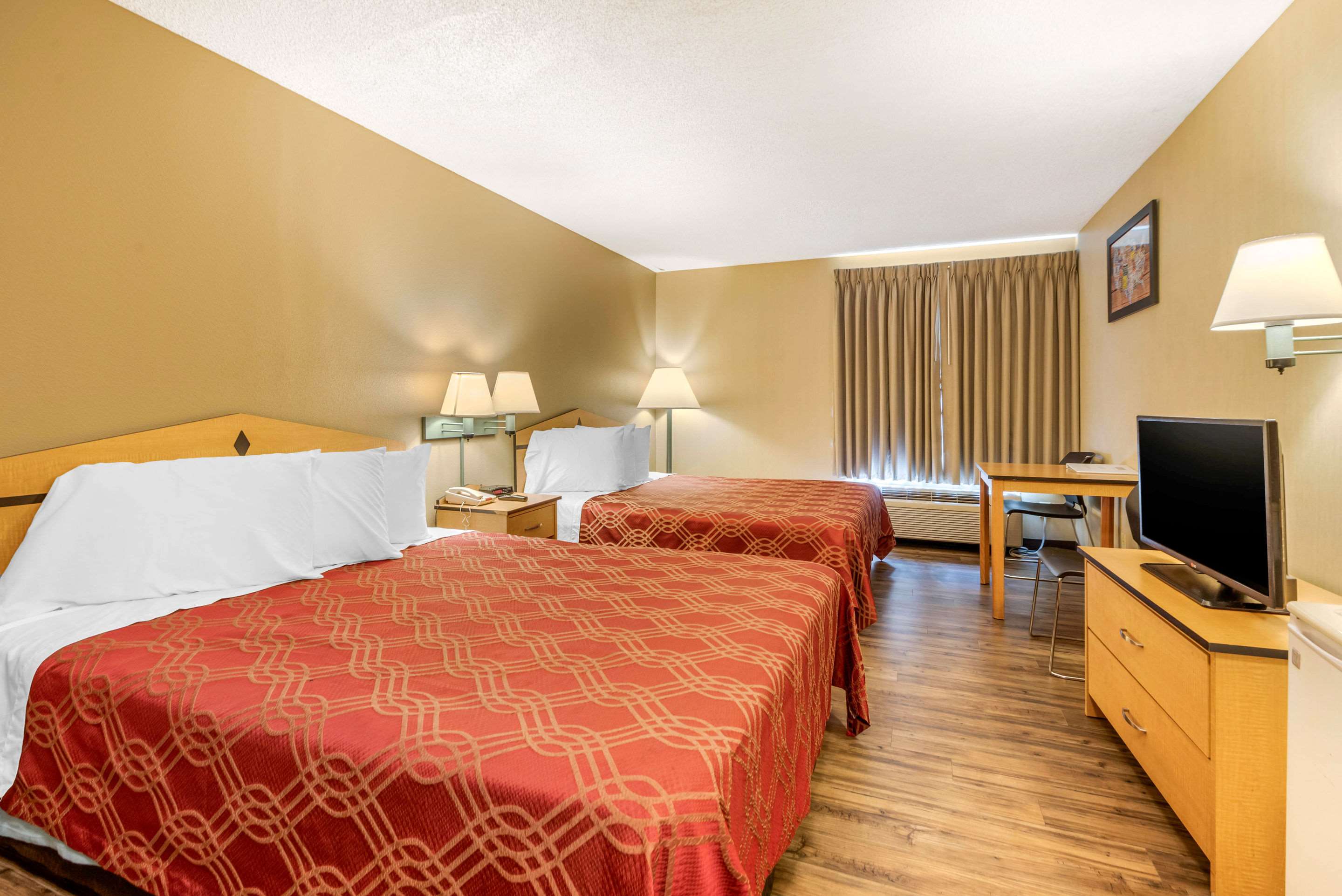 Econo Lodge Airport
