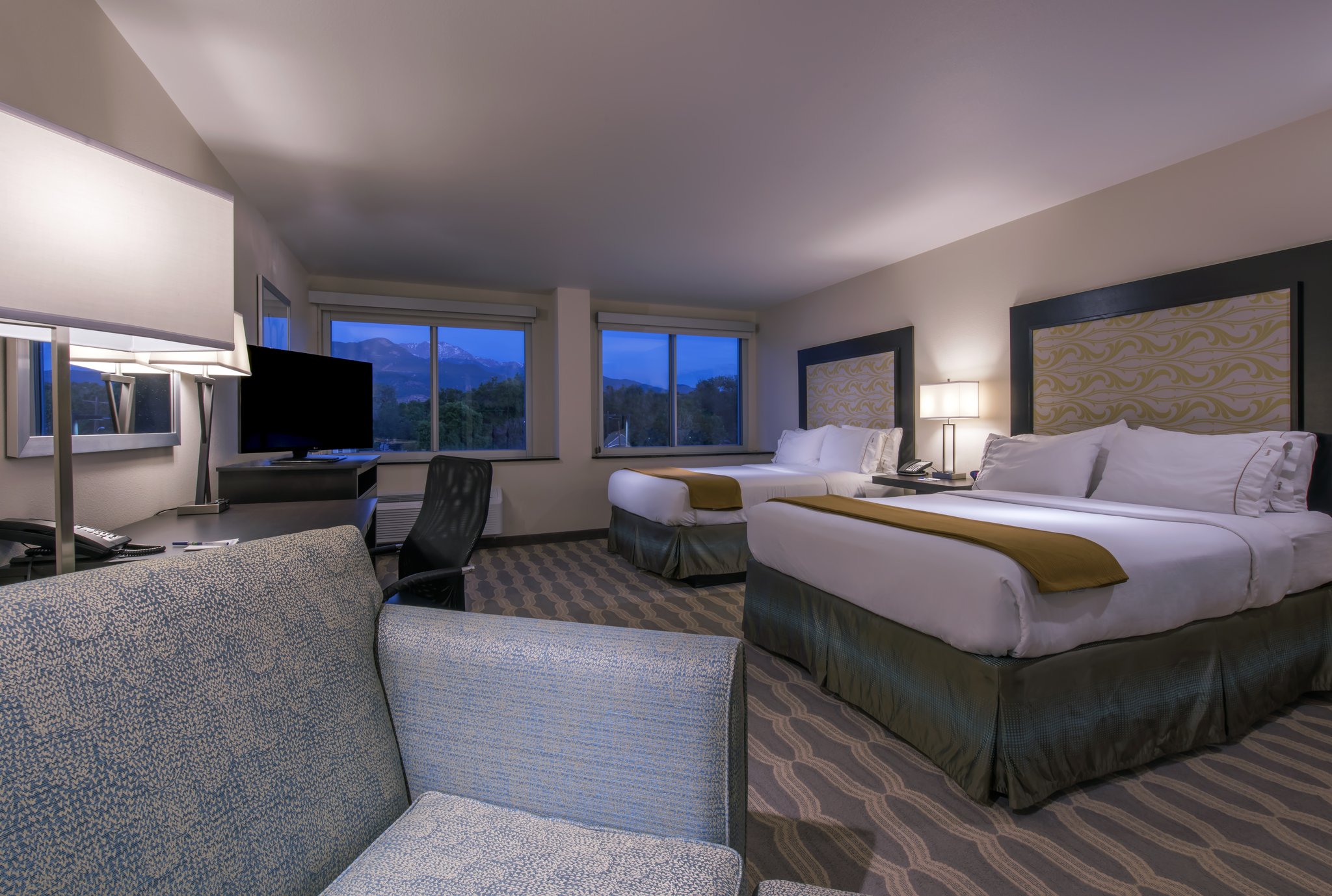 Holiday Inn Express & Suites Colorado Springs Central