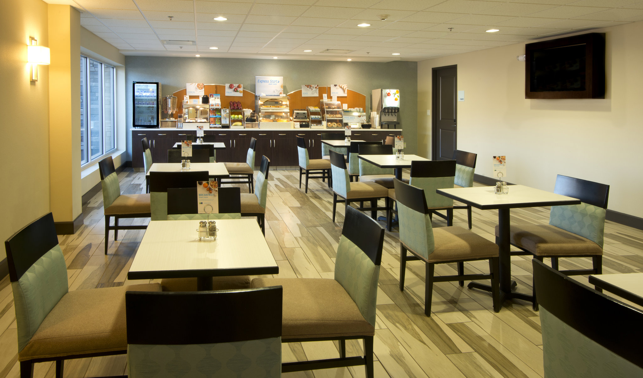 Holiday Inn Express & Suites Colorado Springs Central