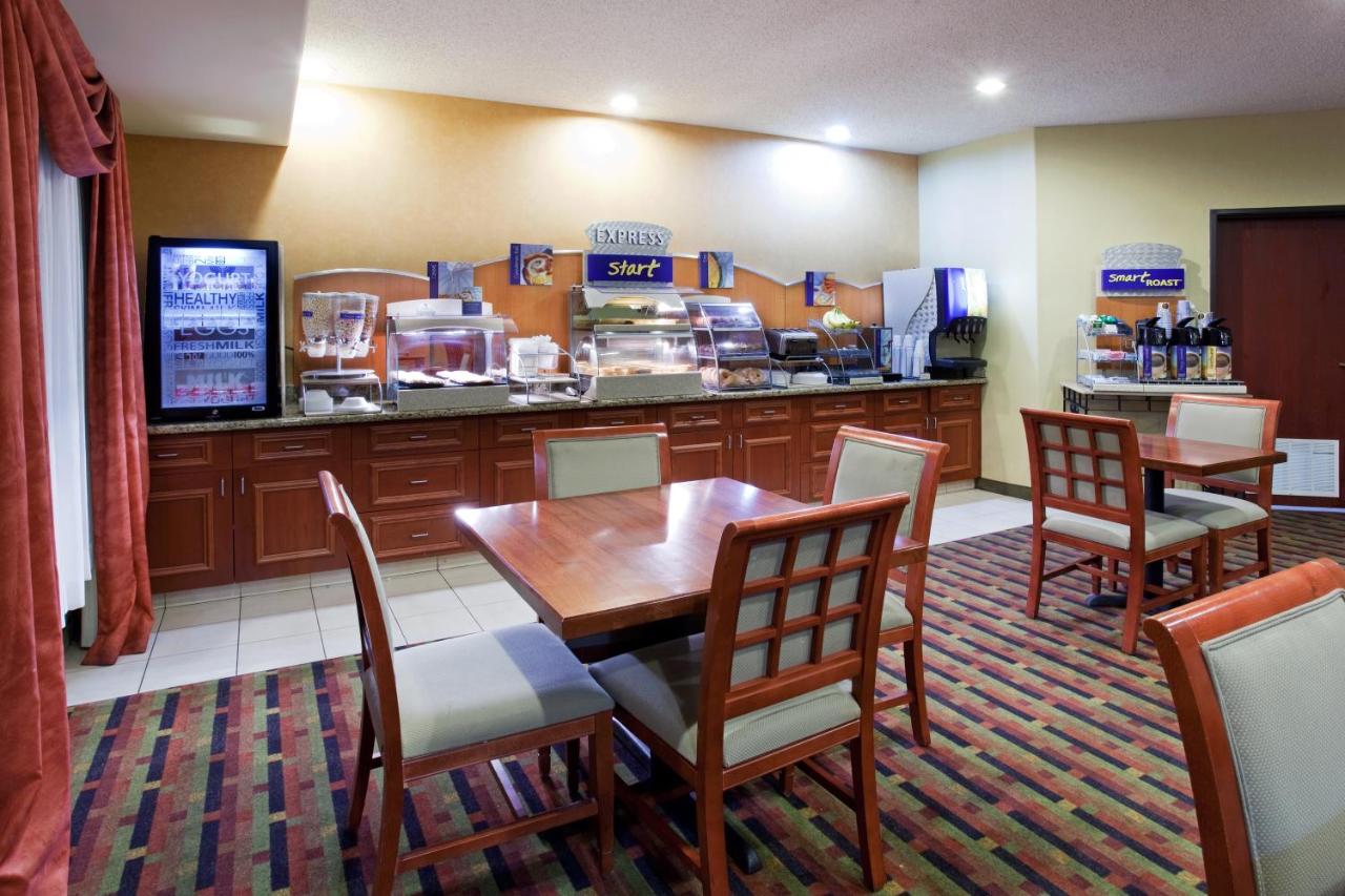 Holiday Inn Express & Suites Colorado Springs North