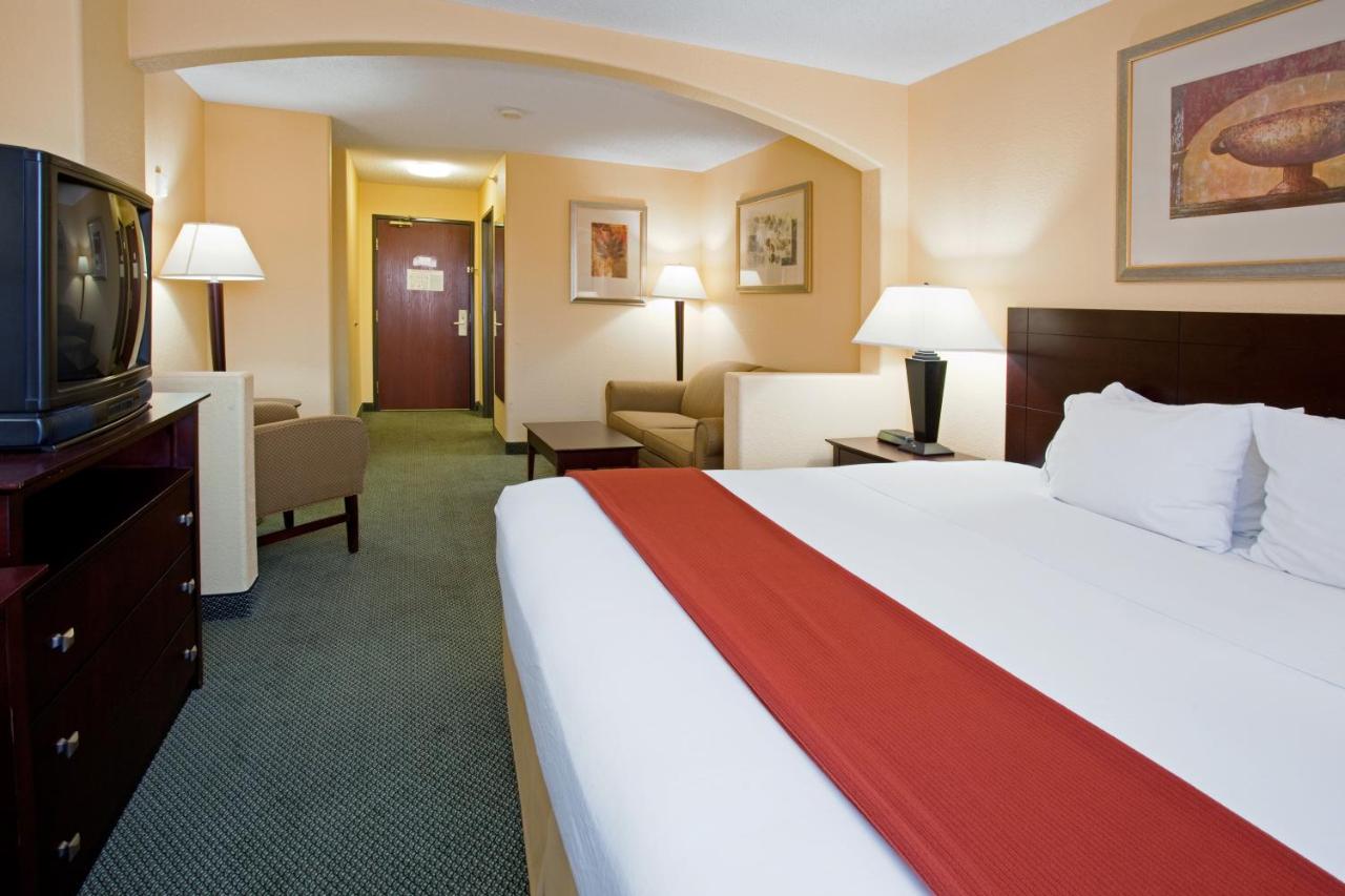 Holiday Inn Express & Suites Colorado Springs North