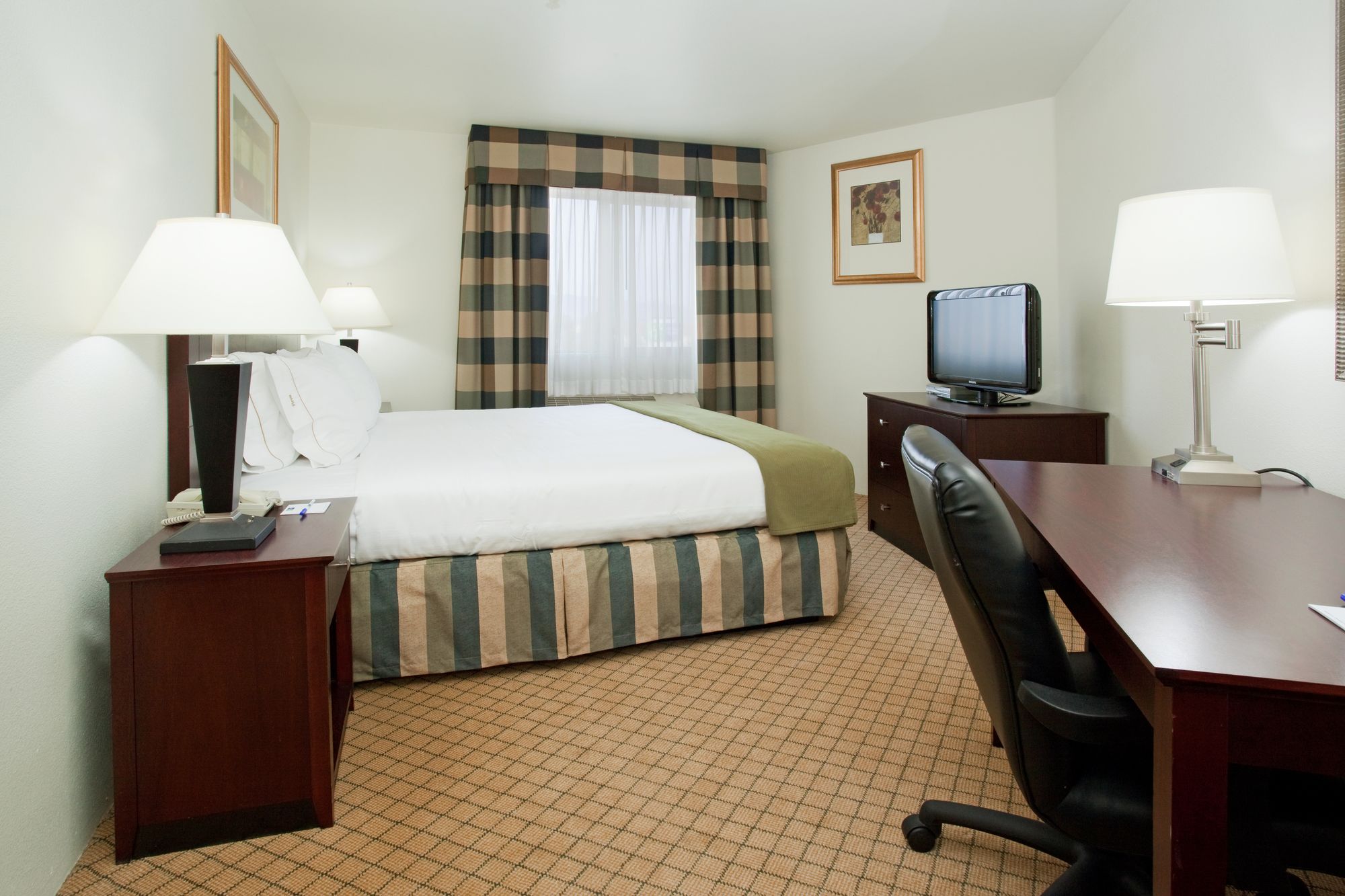 Holiday Inn Express Colorado Springs Airport
