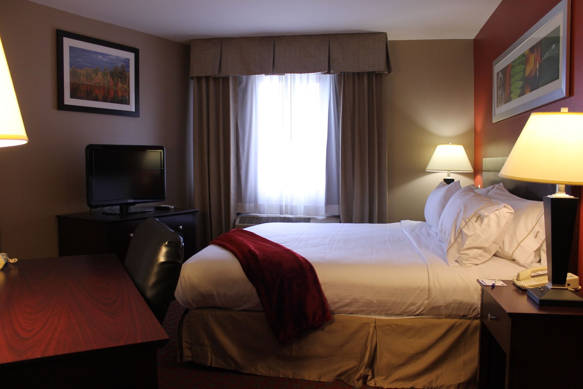Holiday Inn Express Colorado Springs Airport