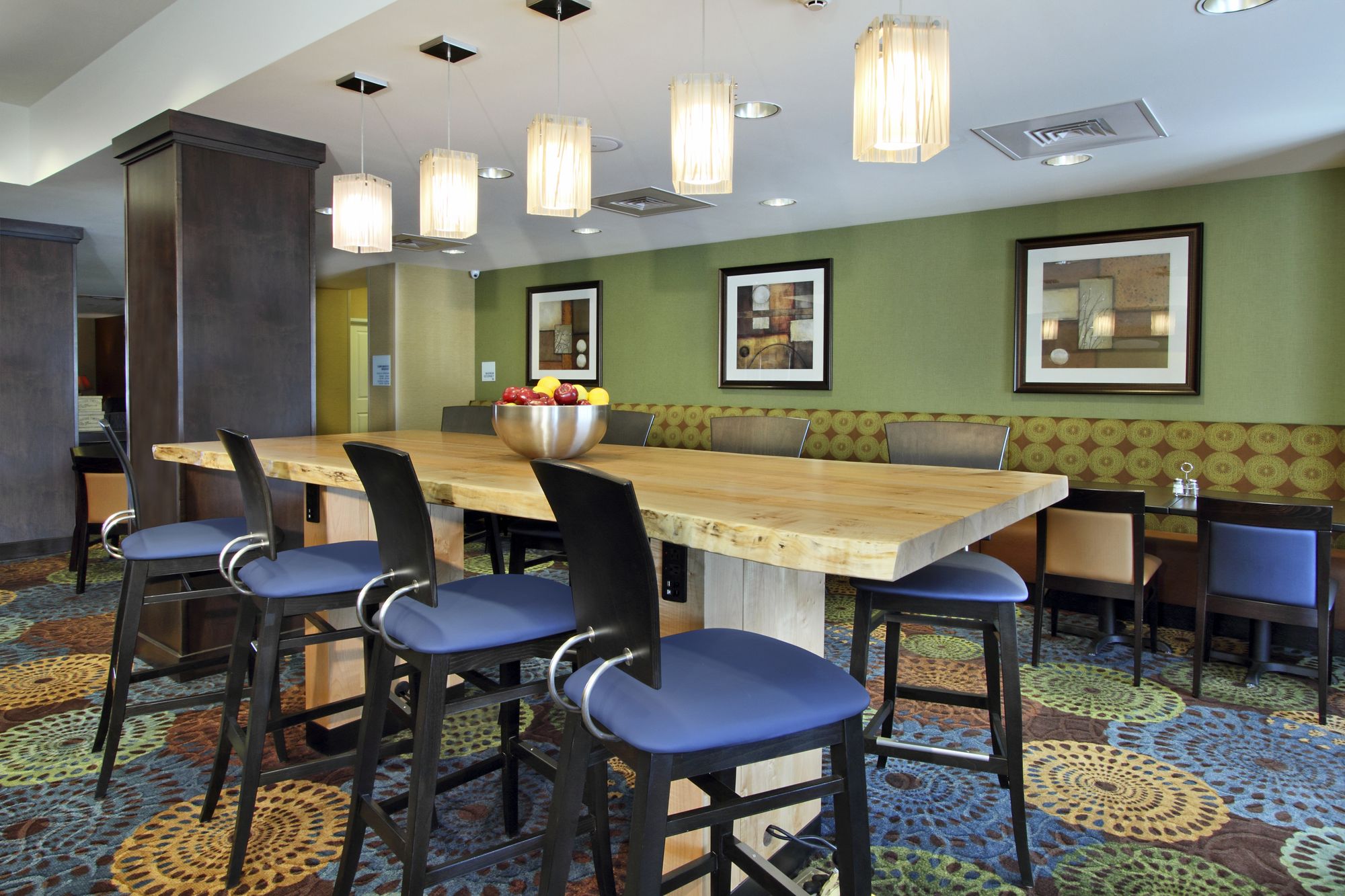 Holiday Inn Express Hotel & Suites Colorado Springs - First & Main