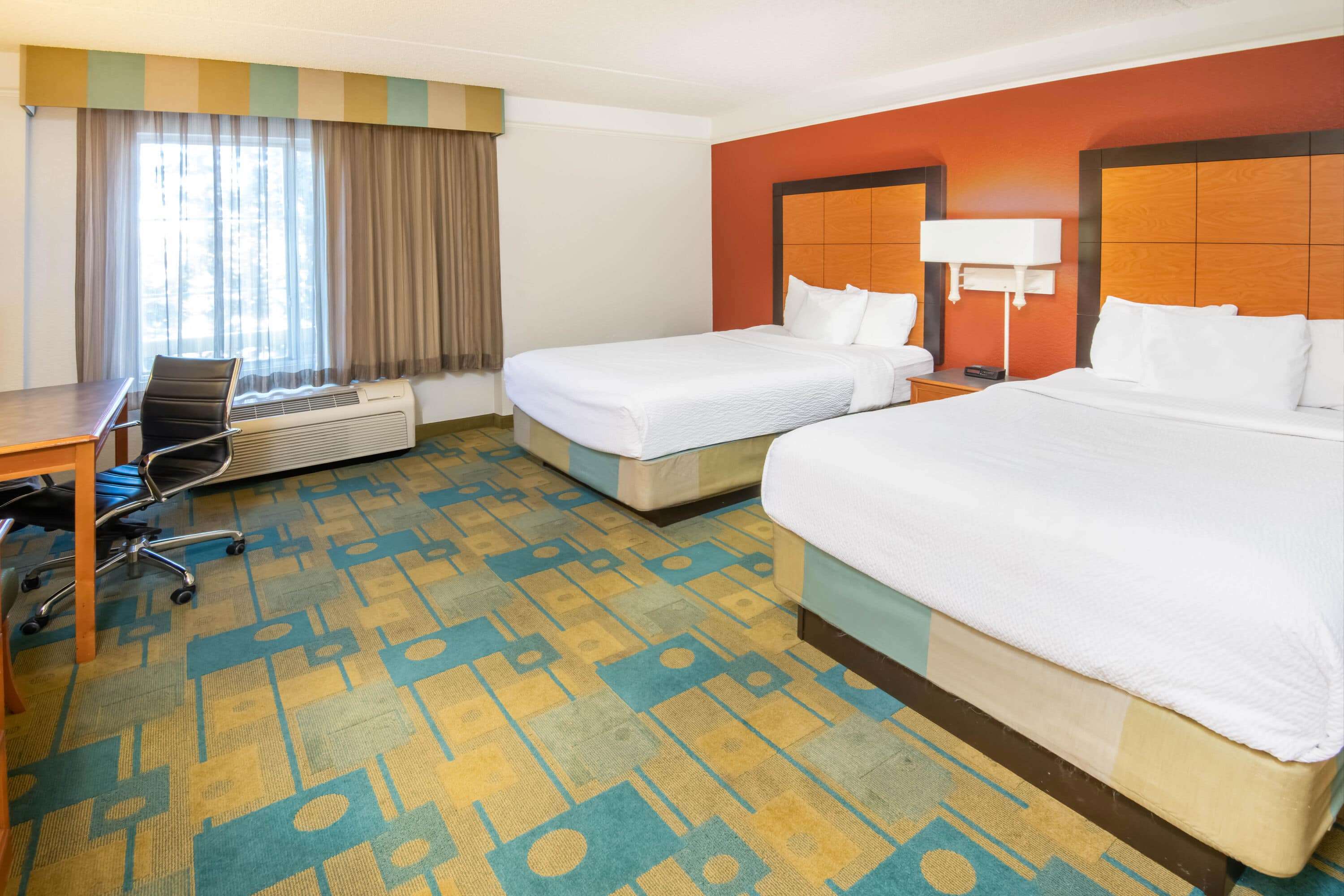 La Quinta Inn & Suites by Wyndham Colorado Springs South AP
