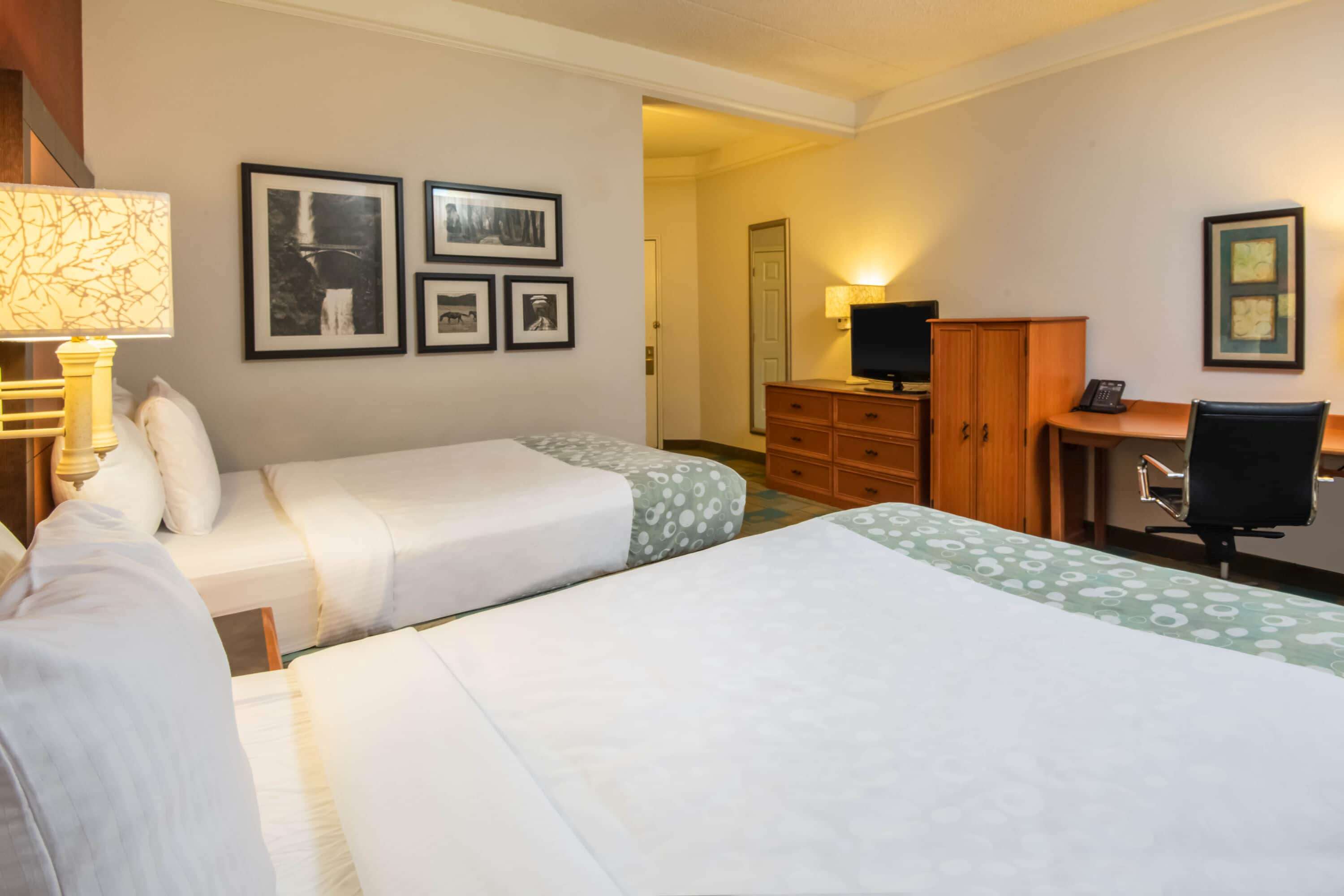 La Quinta Inn & Suites by Wyndham Colorado Springs South AP