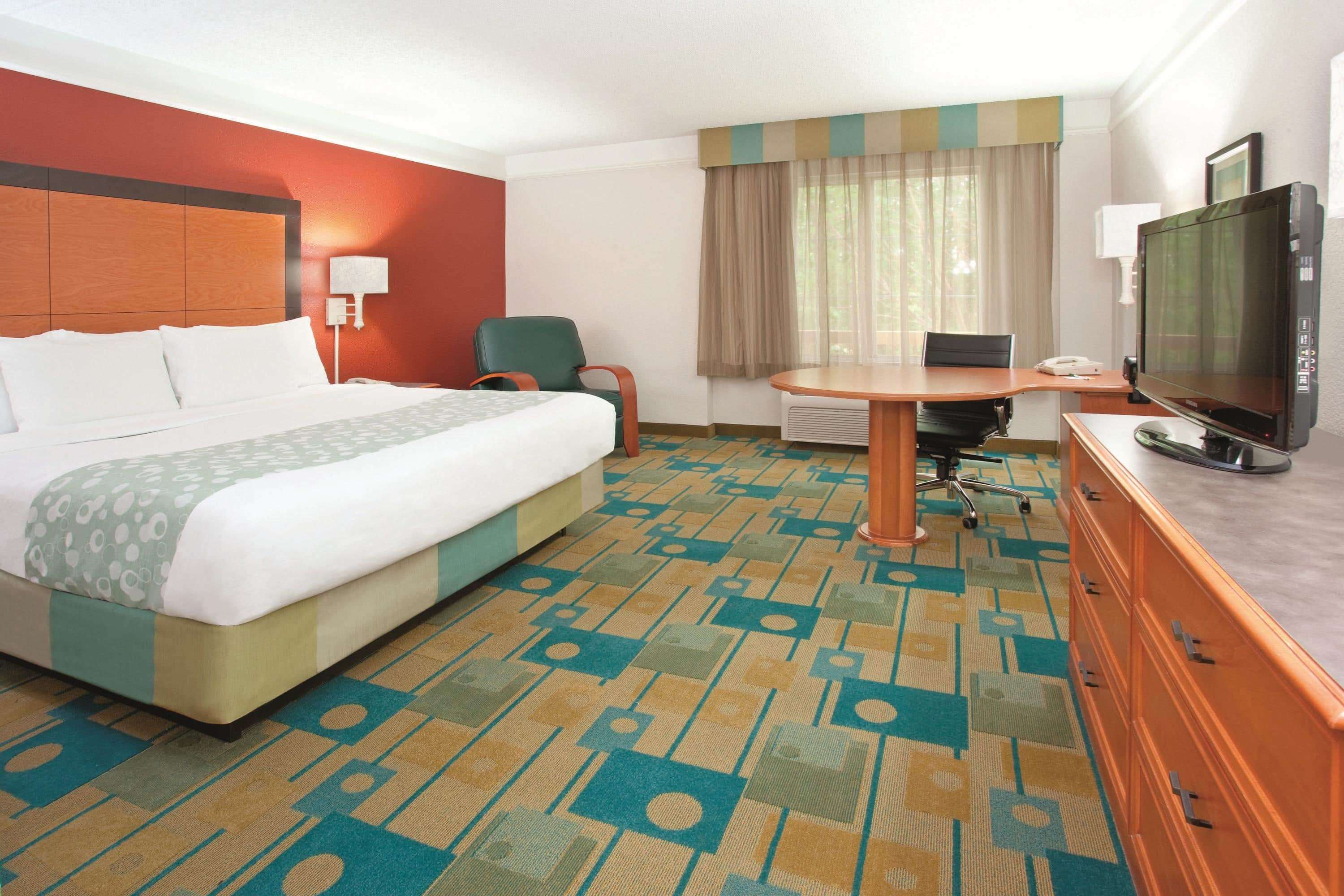 La Quinta Inn & Suites by Wyndham Colorado Springs South AP