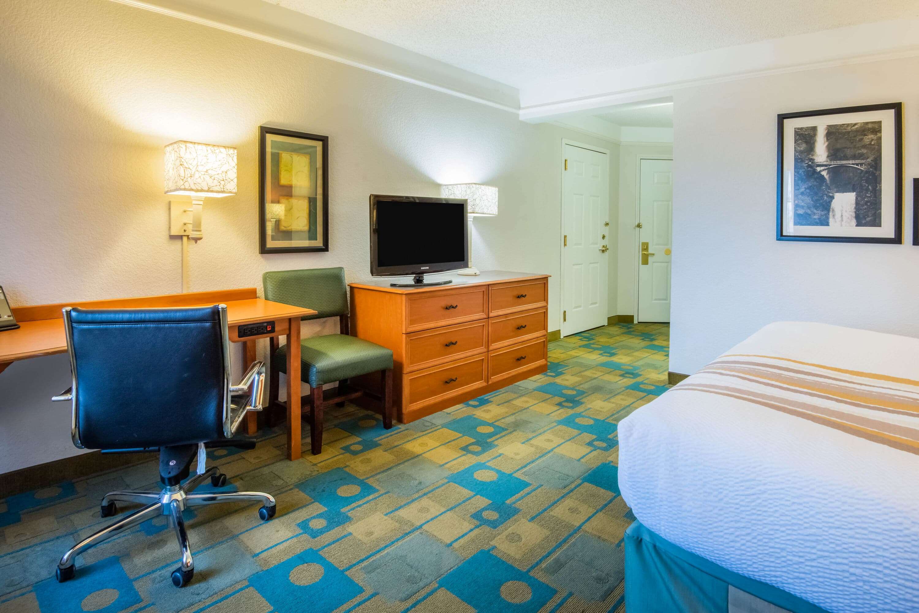 La Quinta Inn & Suites by Wyndham Colorado Springs South AP