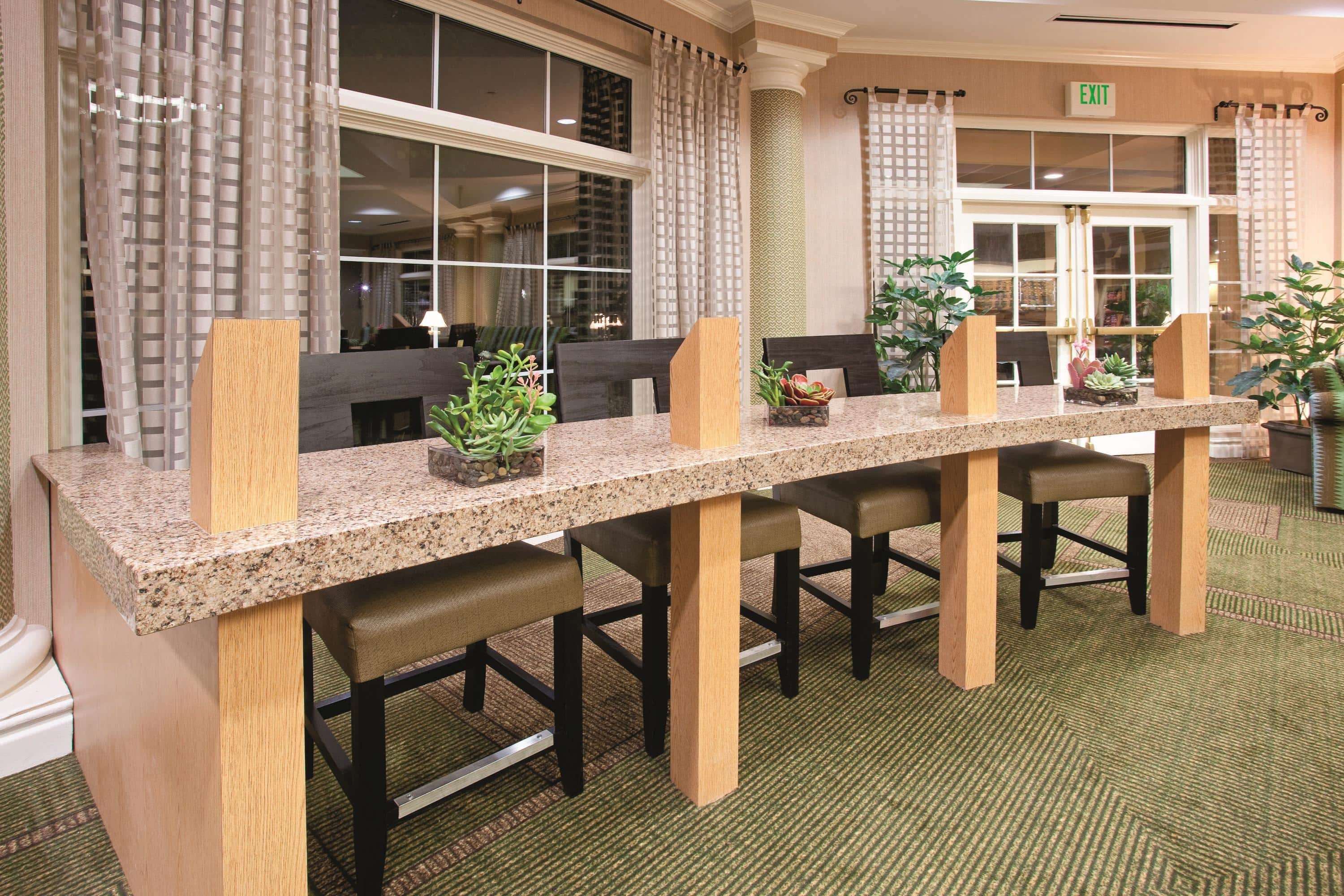 La Quinta Inn & Suites by Wyndham Colorado Springs South AP
