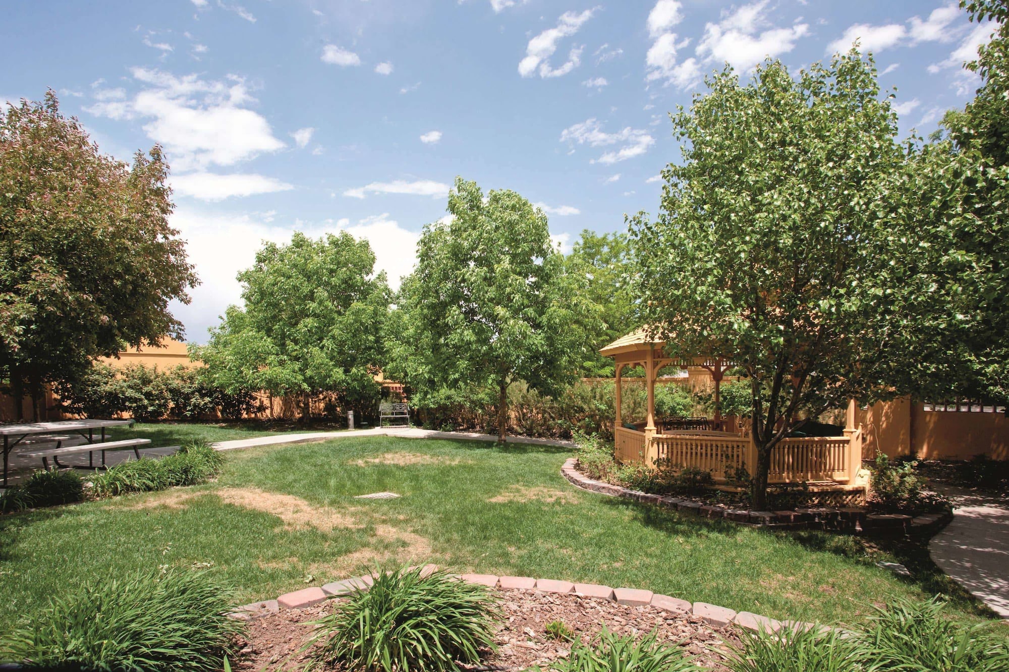 La Quinta Inn & Suites by Wyndham Colorado Springs South AP