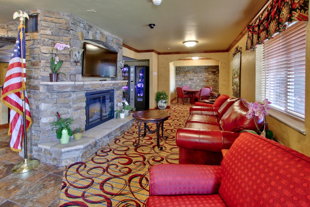 MCM Eleganté Suites