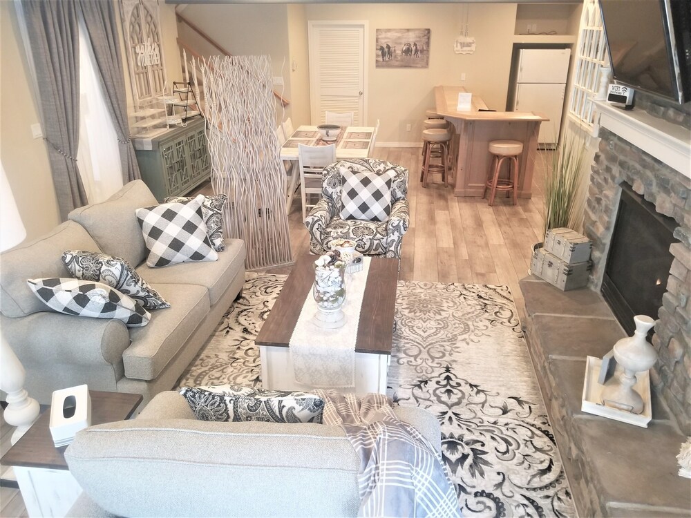 Peak Valley Manor, a Premier Bed & Breakfast