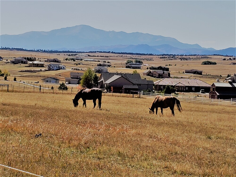 Peak Valley Manor, a Premier Bed & Breakfast