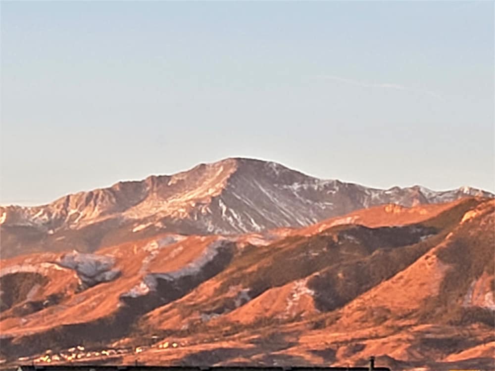 Peak Valley Manor, a Premier Bed & Breakfast