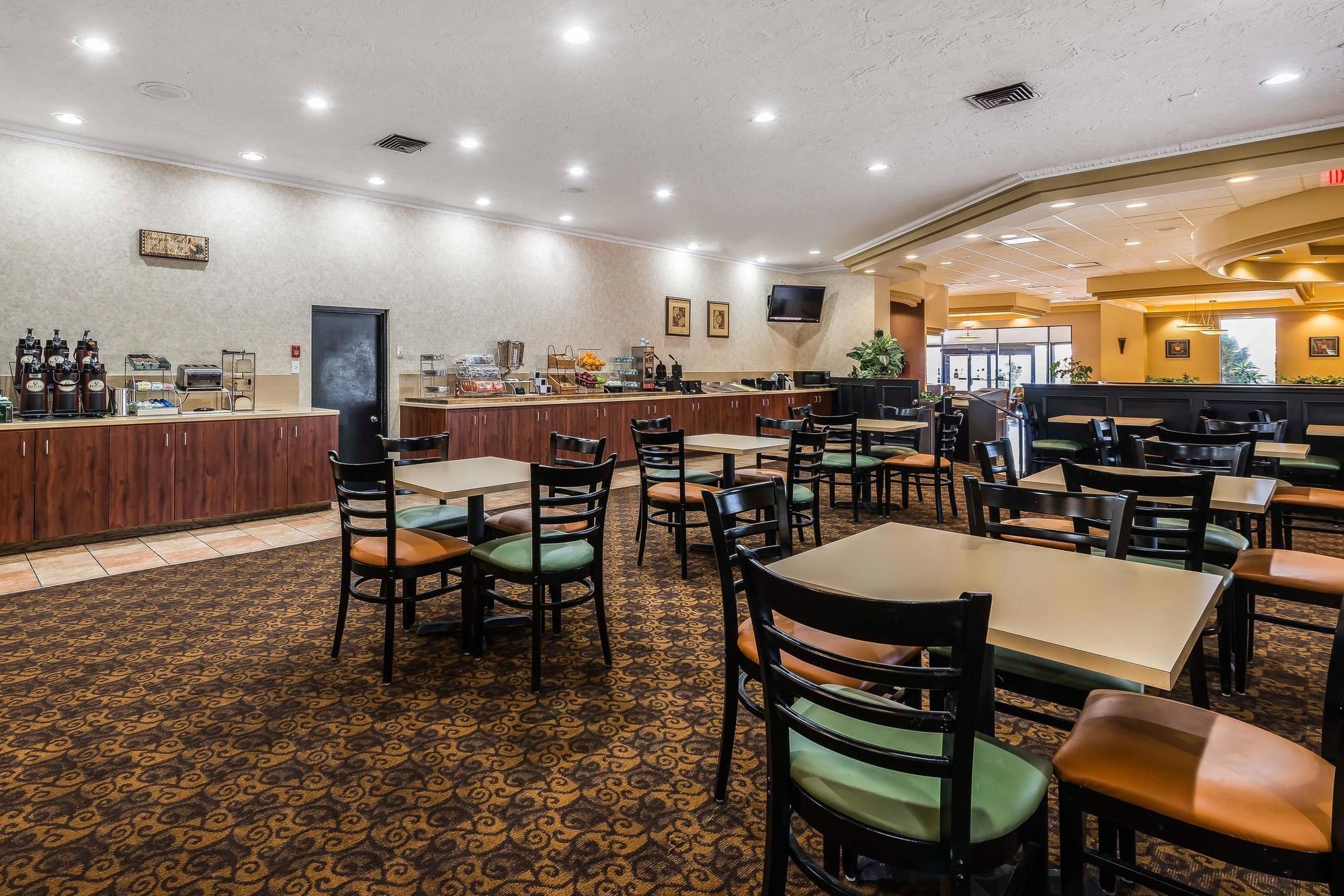 Quality Suites Downtown