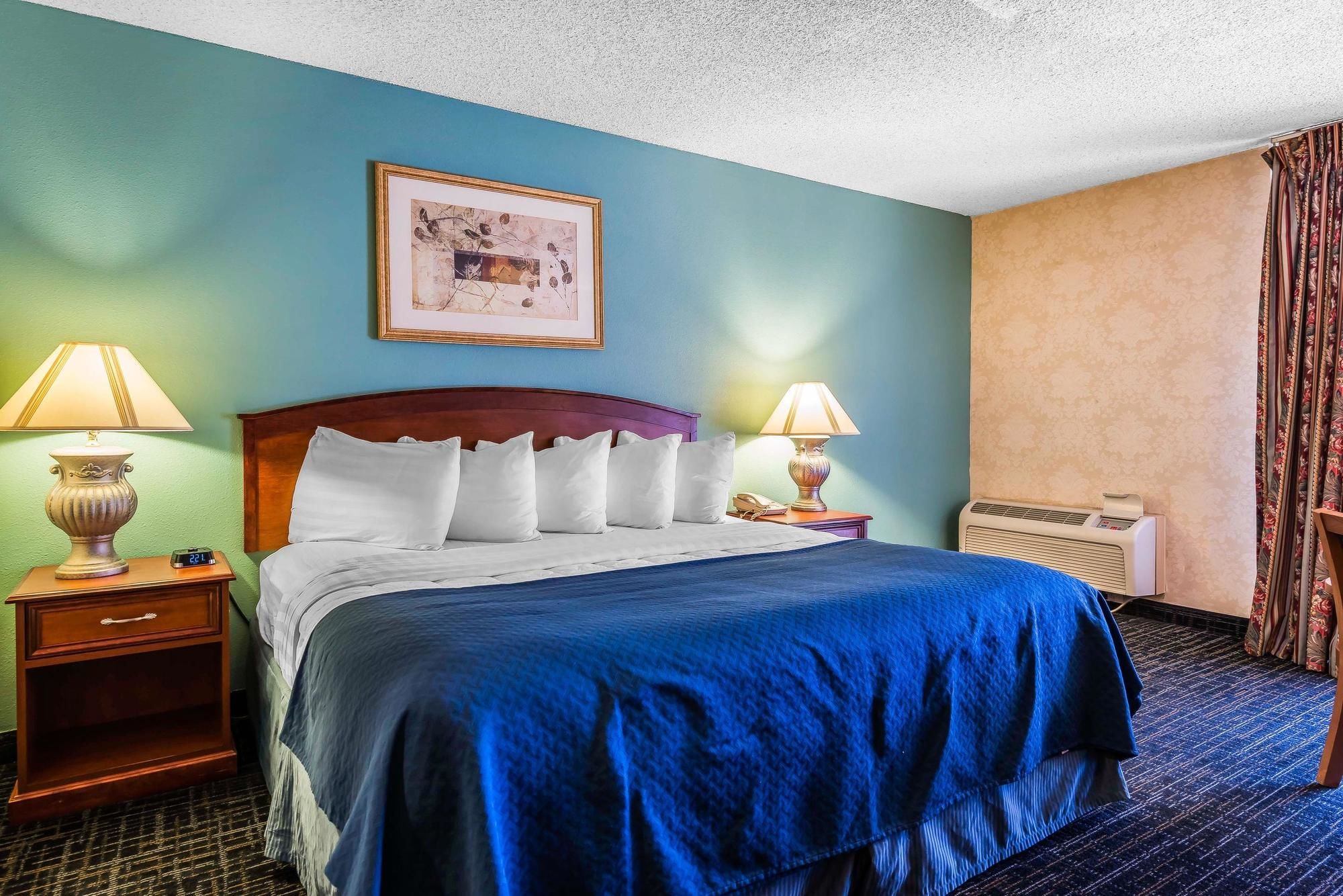 Quality Suites Downtown