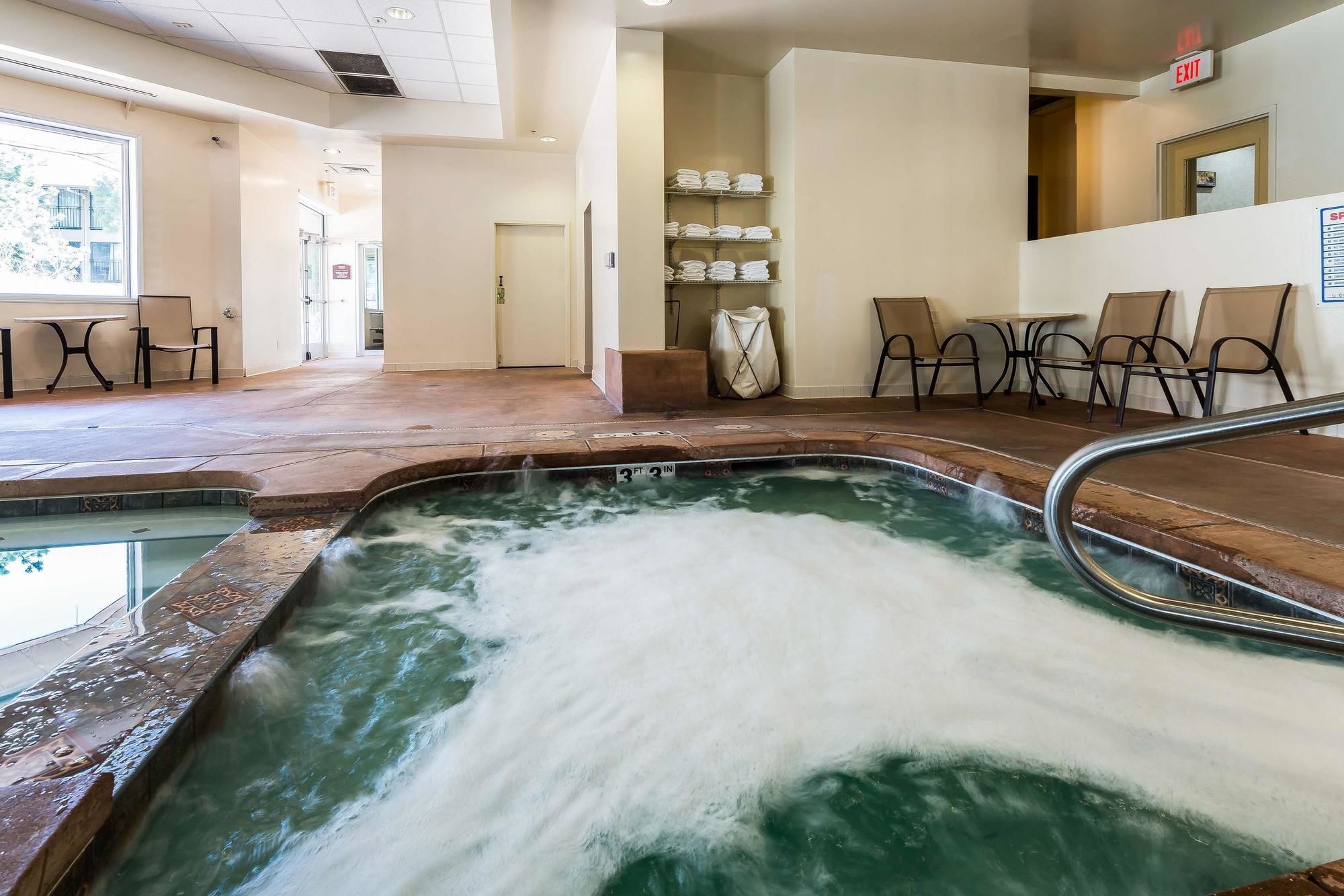 Quality Suites Downtown