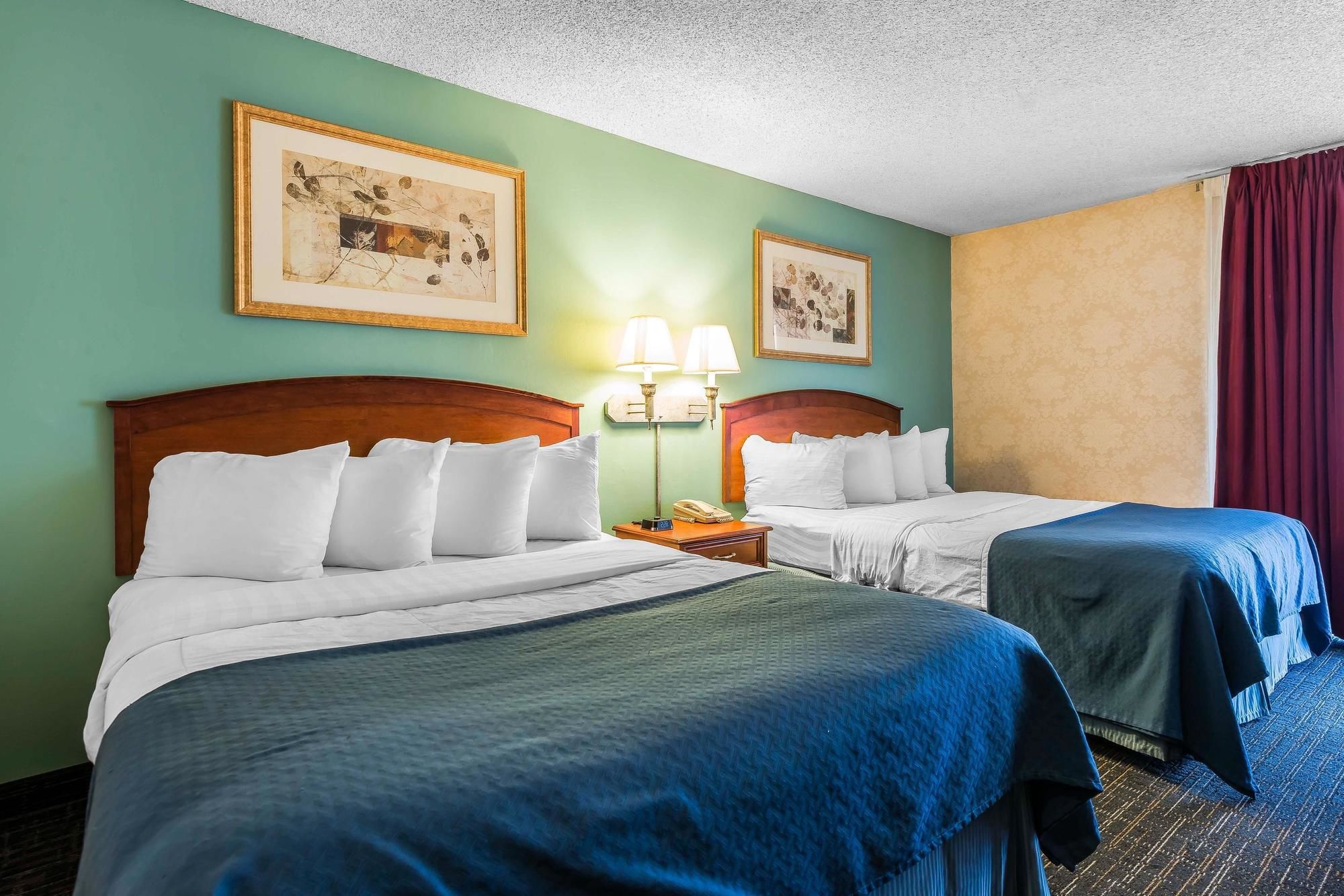 Quality Suites Downtown