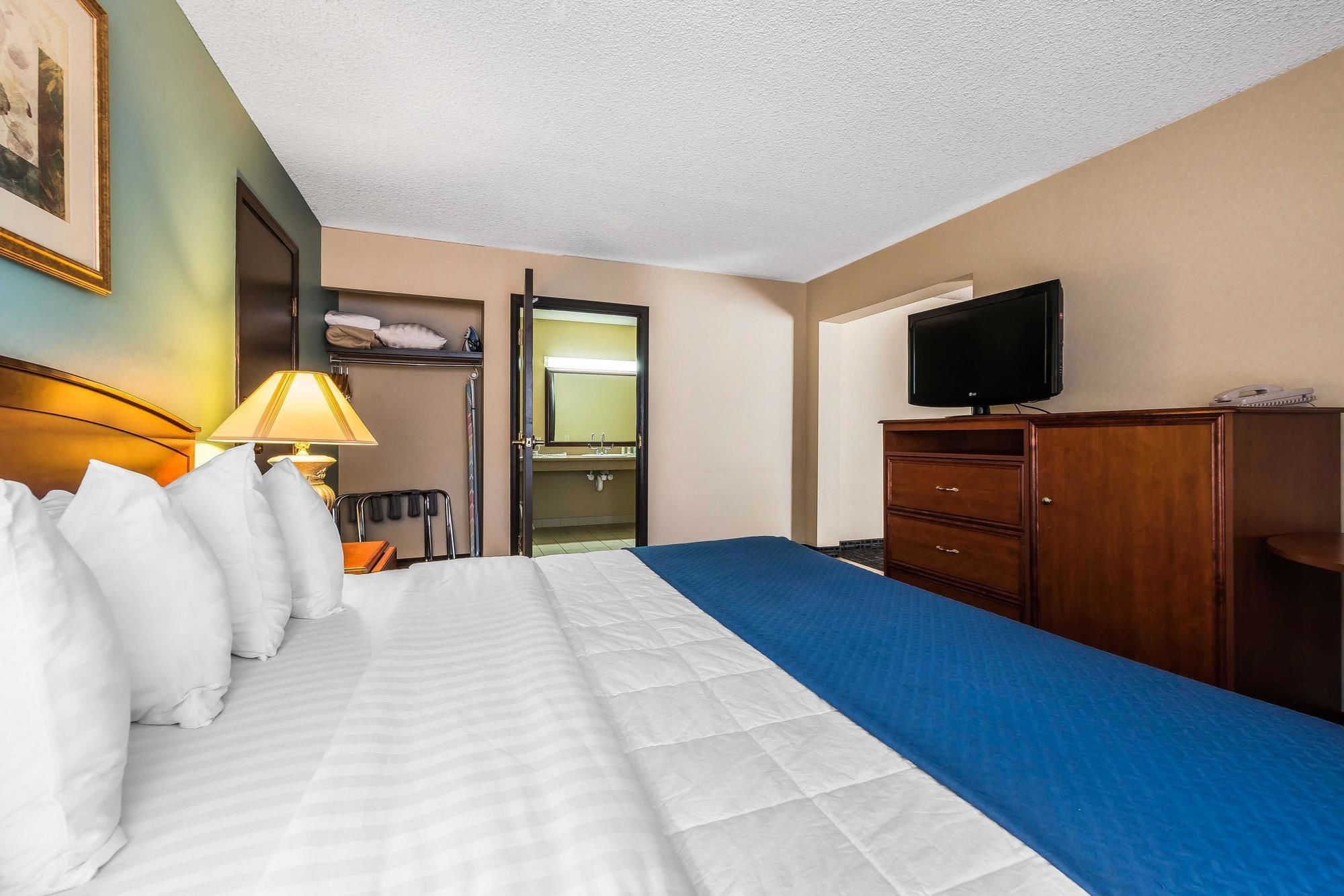 Quality Suites Downtown