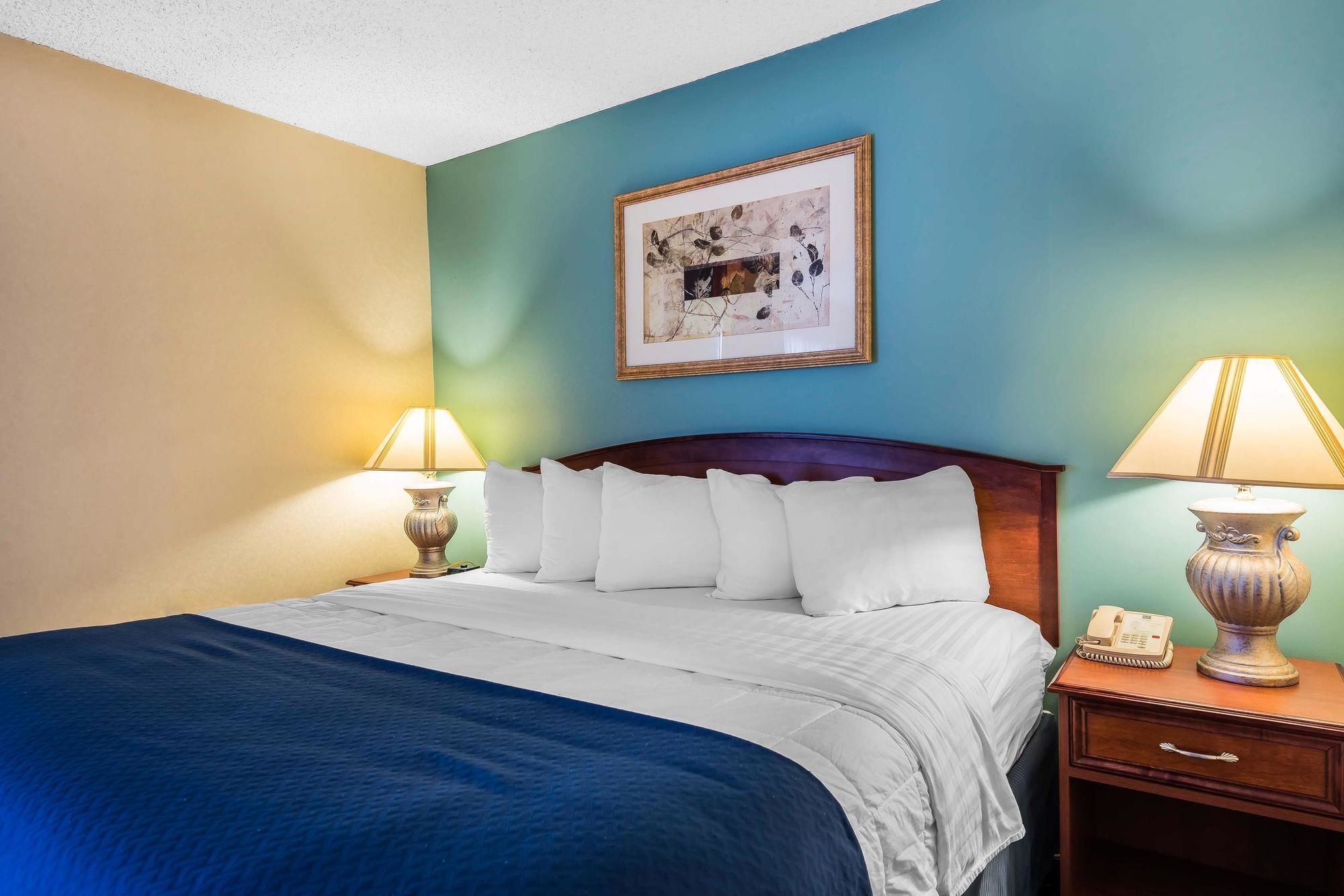 Quality Suites Downtown