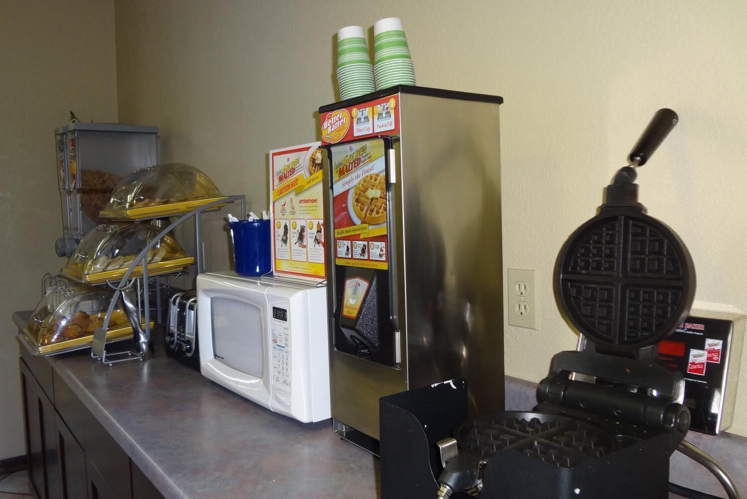 Super 8 by Wyndham Colorado Springs Airport