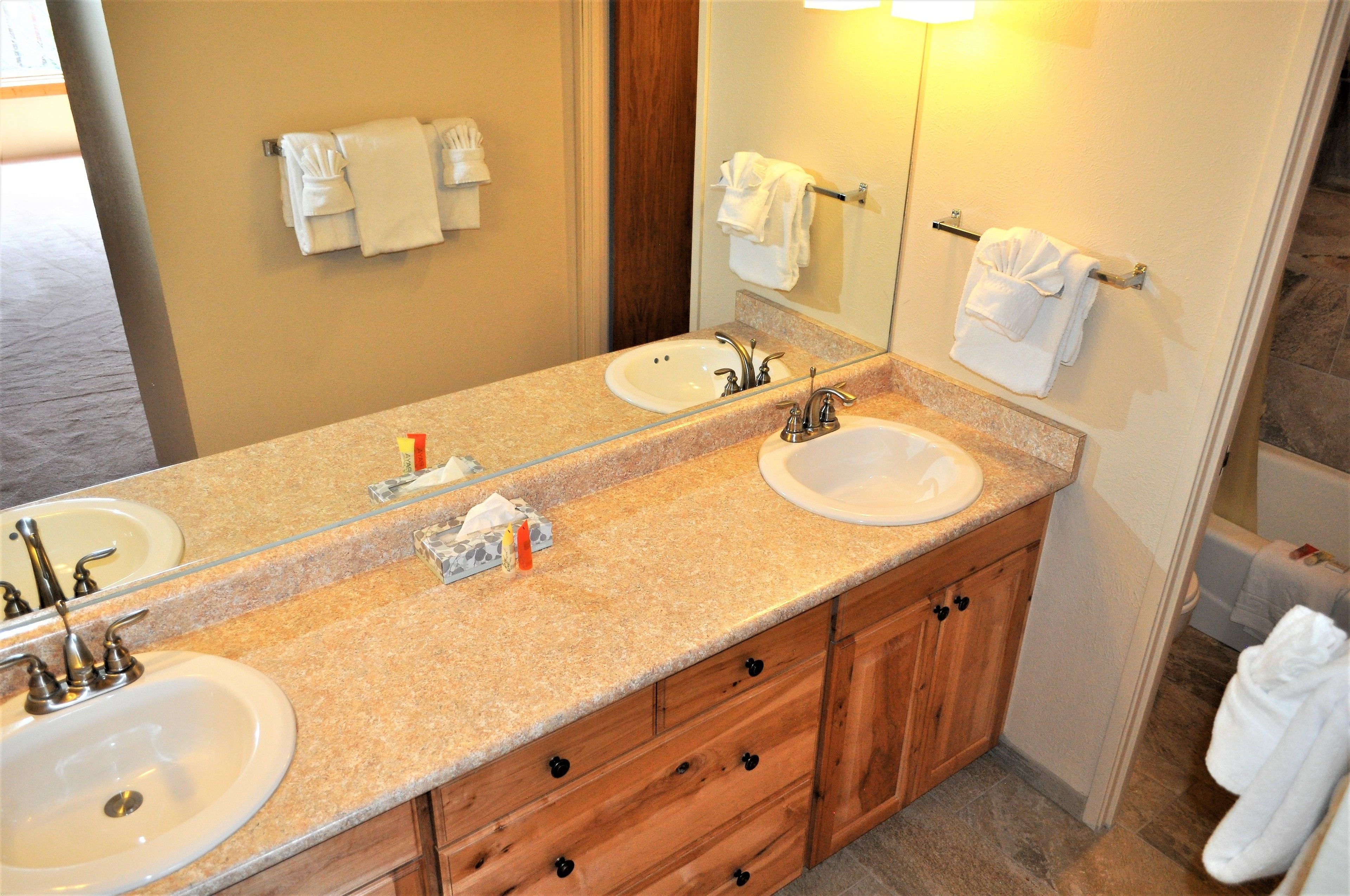 Summit 2 Br condo by RedAwning