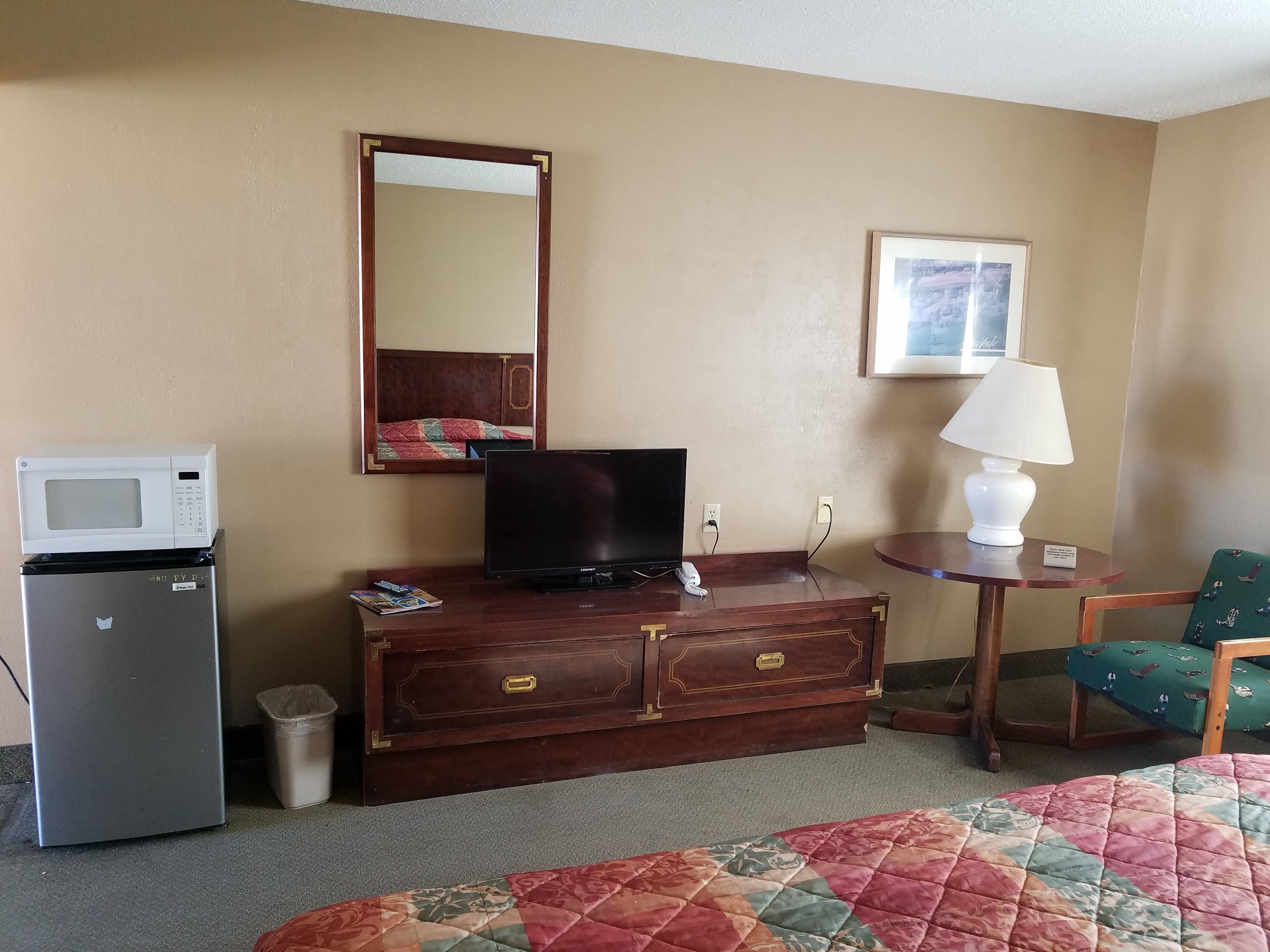 American Holiday Mesa Verde Inn