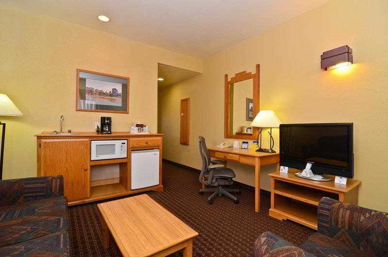 Best Western Turquoise Inn & Suites