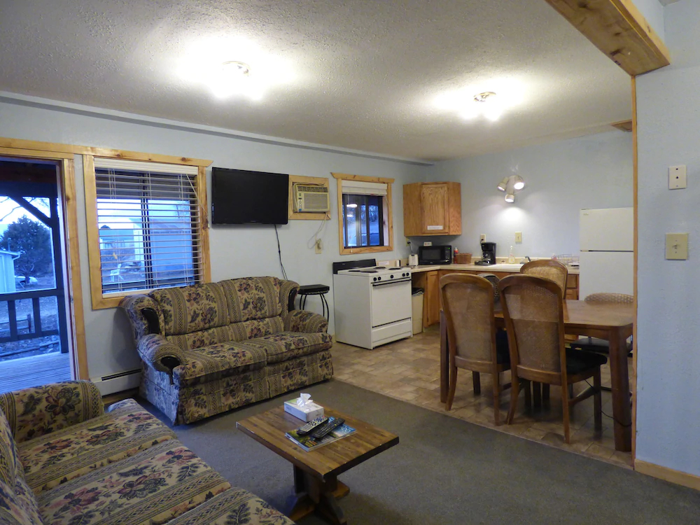 The Hitching Post Hotel And Farm Store