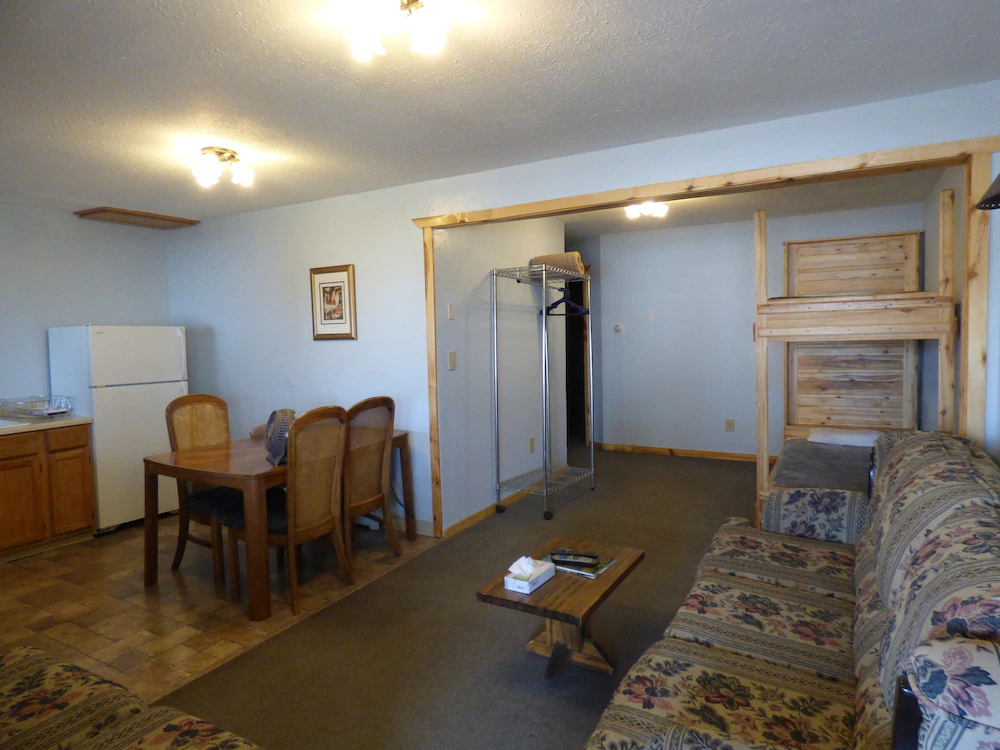 The Hitching Post Hotel And Farm Store