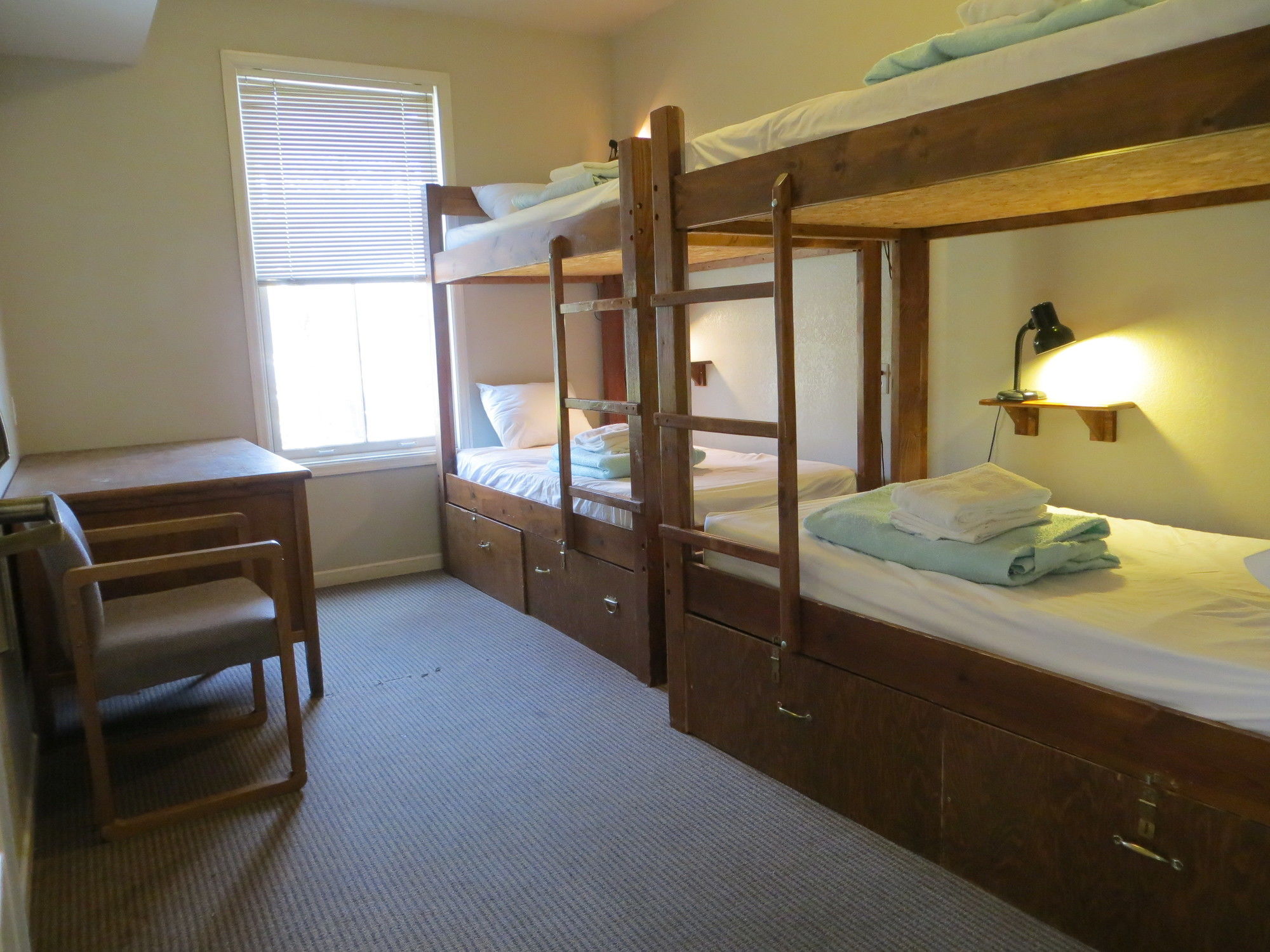 Crested Butte  Int'l Lodge & Hostel