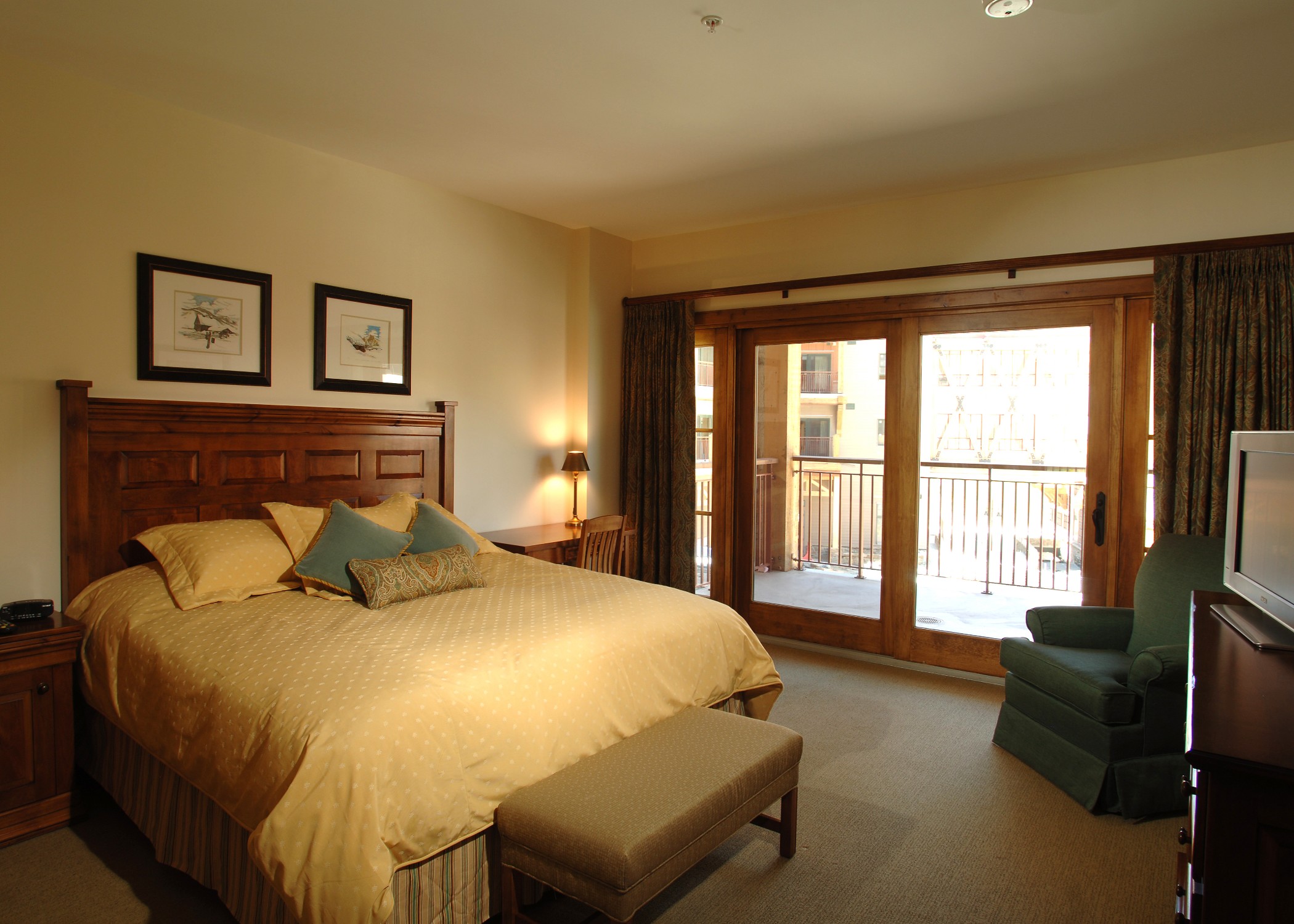 The Lodge at Mountaineer Square