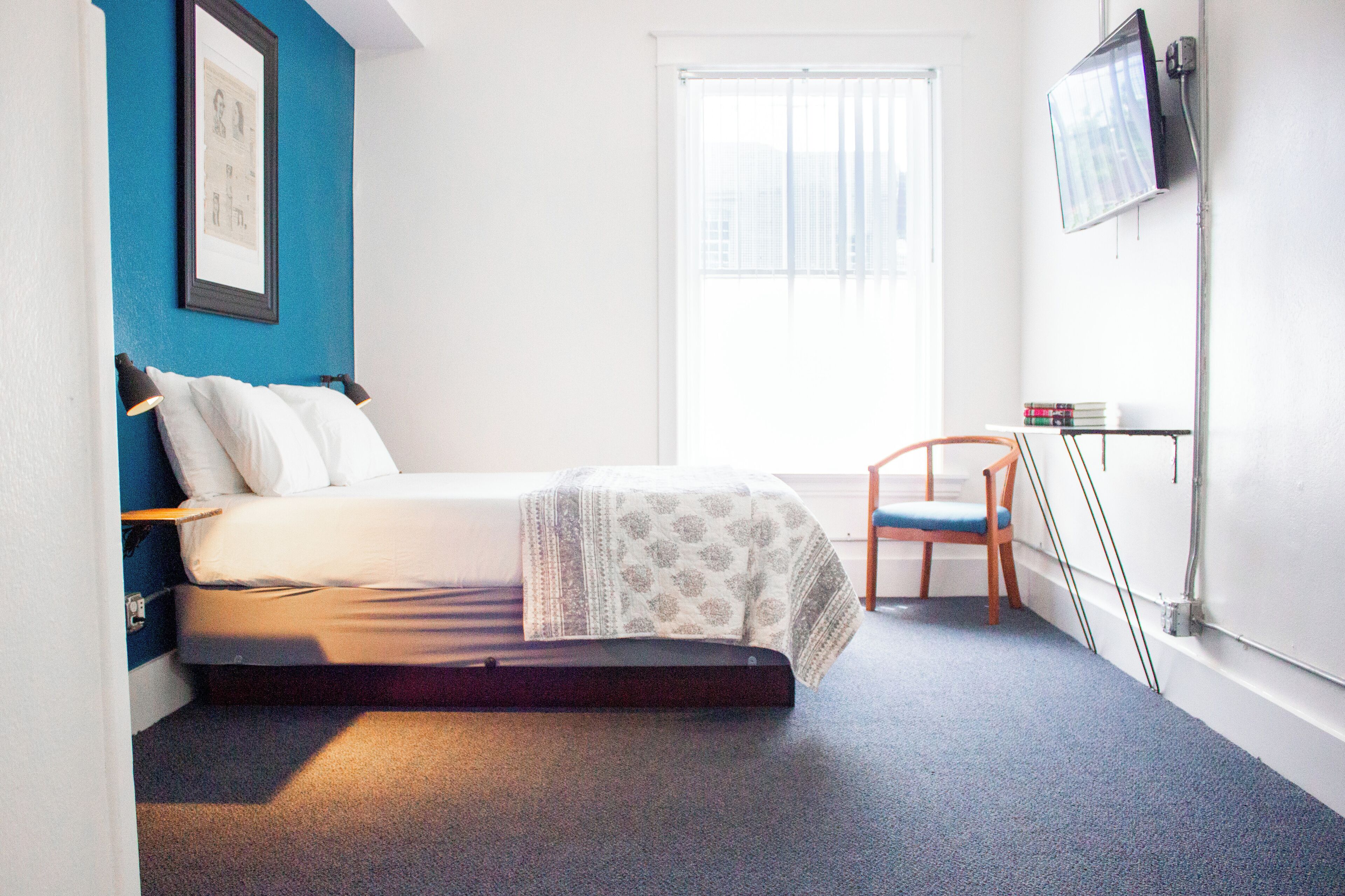 11th Avenue Hotel and Hostel
