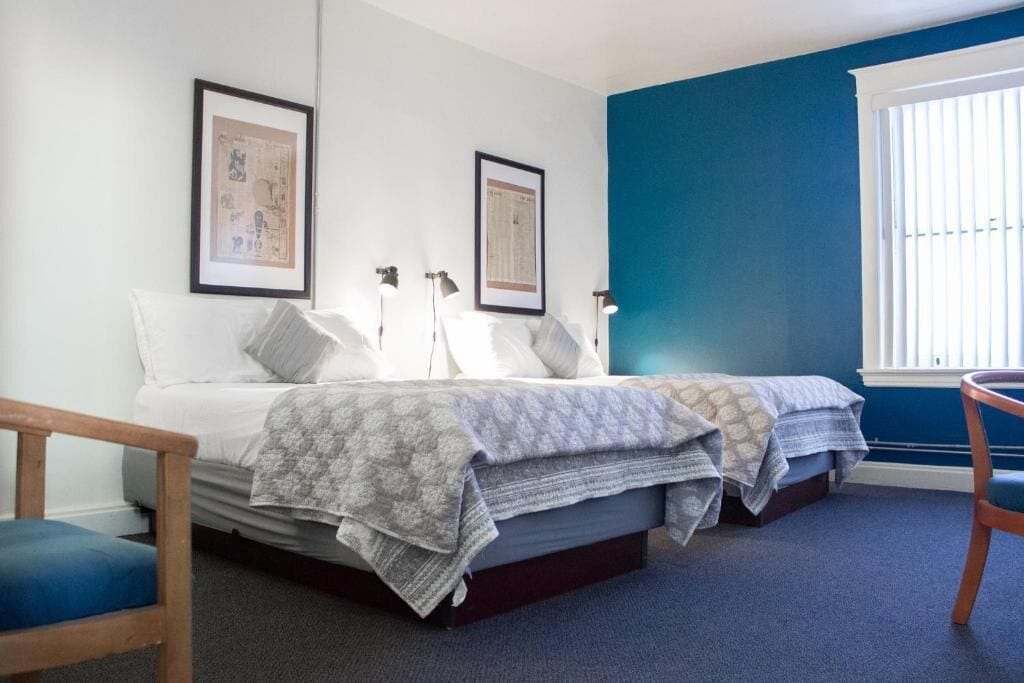 11th Avenue Hotel and Hostel