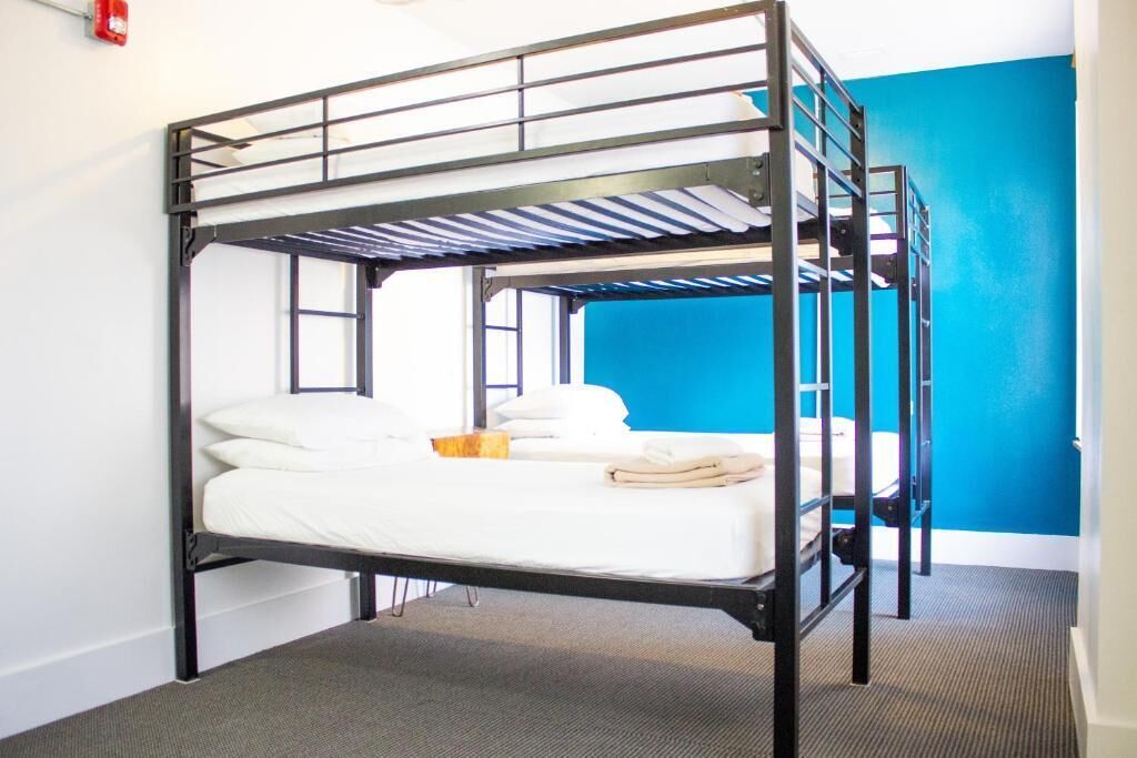 11th Avenue Hotel and Hostel