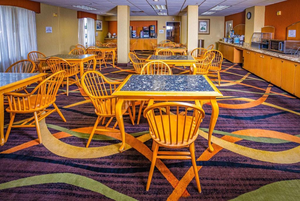 AmericInn by Wyndham Denver Airport