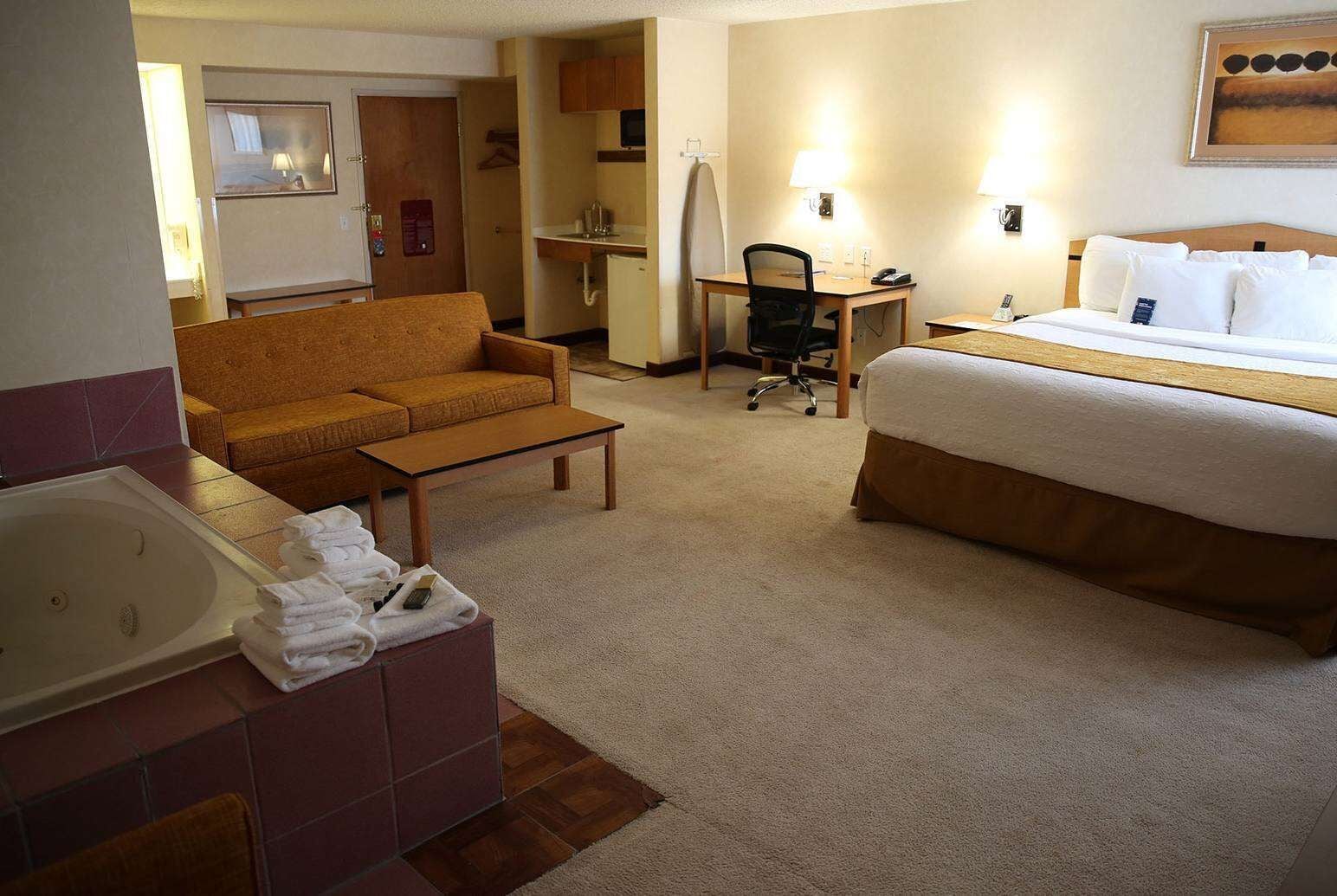 AmericInn by Wyndham Denver Airport