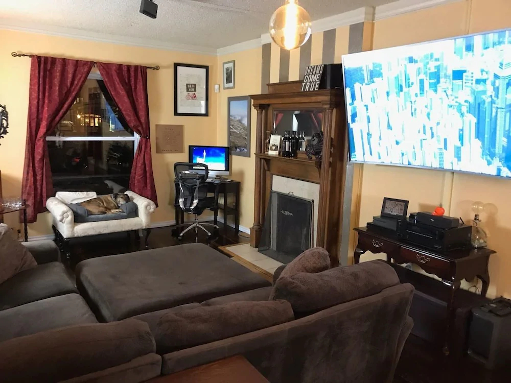 Cannabis Castle Historic Home in Baker District