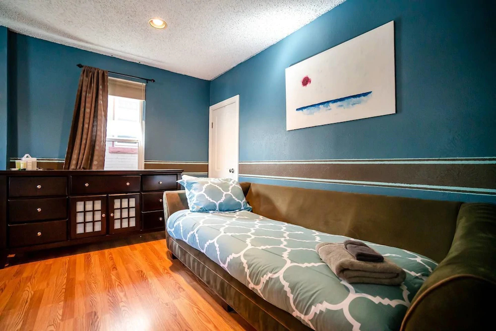 Cannabis Castle Historic Home in Baker District