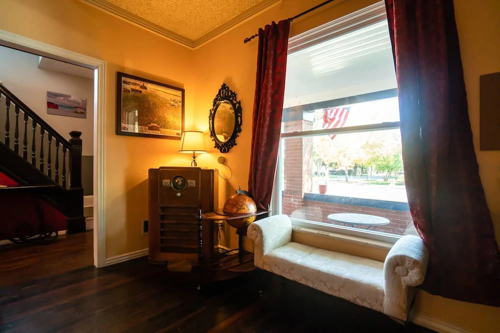 Cannabis Castle Historic Home in Baker District