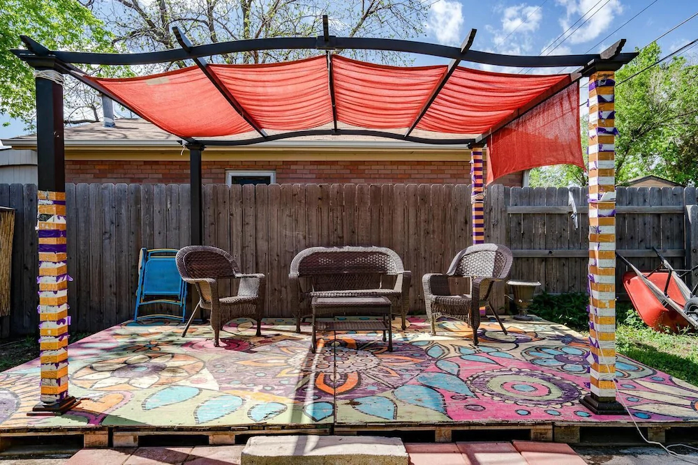 Casa De Henrichs + The Den