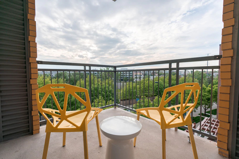 AMLI Riverfront Green by Kasa Denver Union Station Apartments