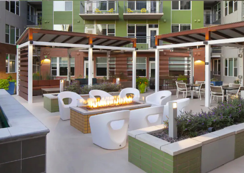 AMLI Riverfront Green by Kasa Denver Union Station Apartments