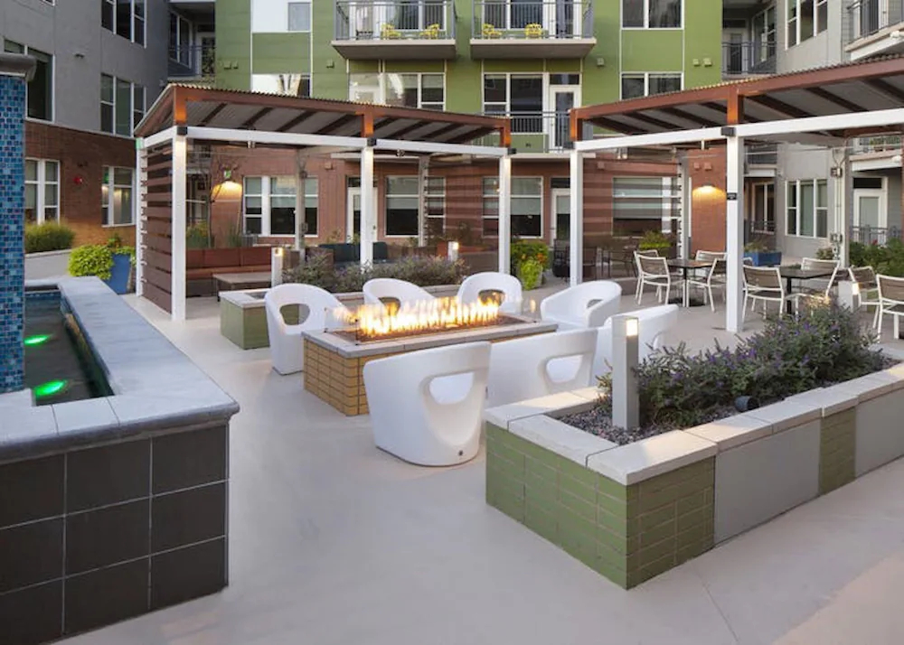 AMLI Riverfront Green by Kasa Denver Union Station Apartments