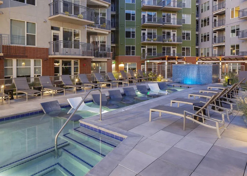 AMLI Riverfront Green by Kasa Denver Union Station Apartments