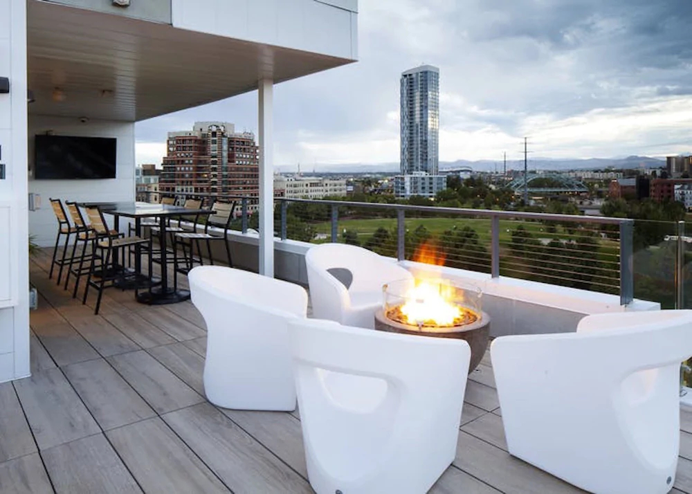 AMLI Riverfront Green by Kasa Denver Union Station Apartments