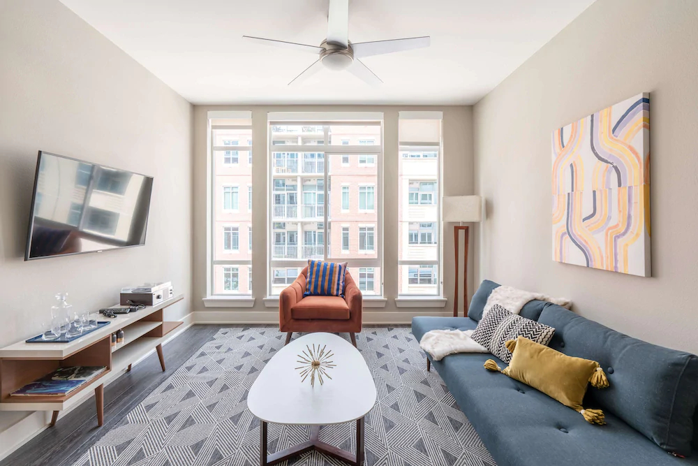AMLI Riverfront Green by Kasa Denver Union Station Apartments